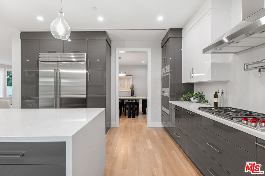 724 N Ogden Dr