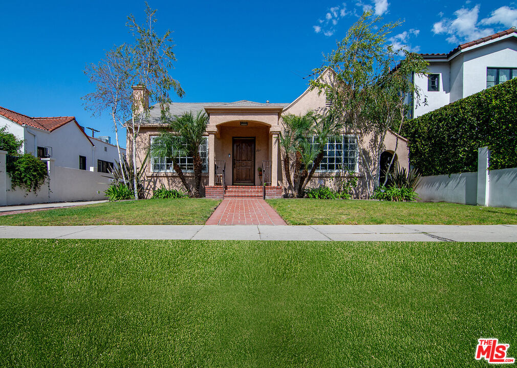 331 N Sweetzer Ave