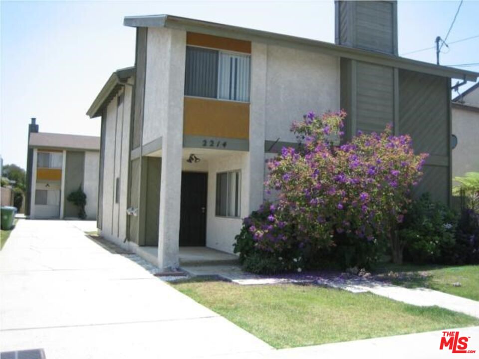 2214 Dufour Ave Unit: B