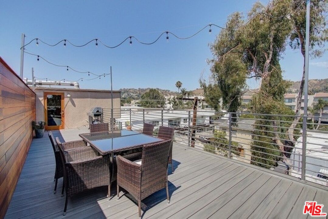 7505 Hampton Ave Unit: 16