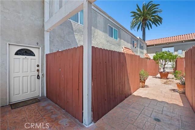 888 Victor AVE Unit: 9