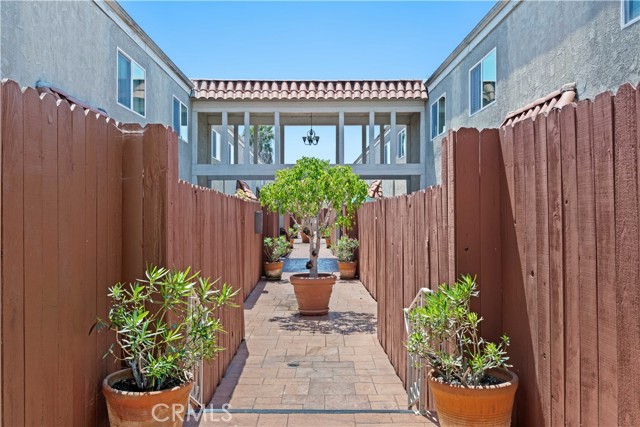 888 Victor AVE Unit: 9