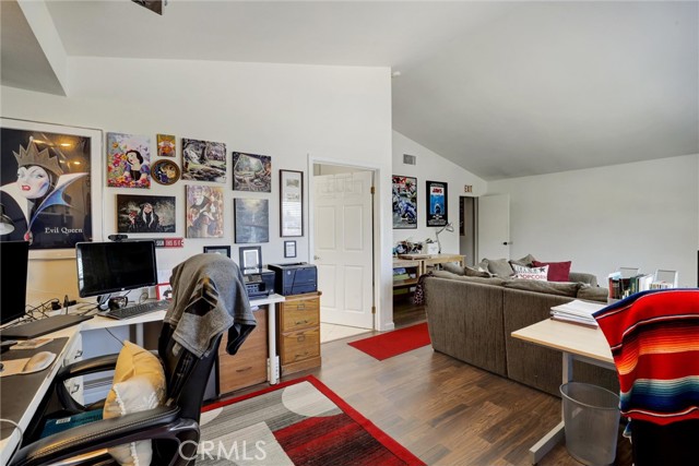 20892 Avenida Amapola