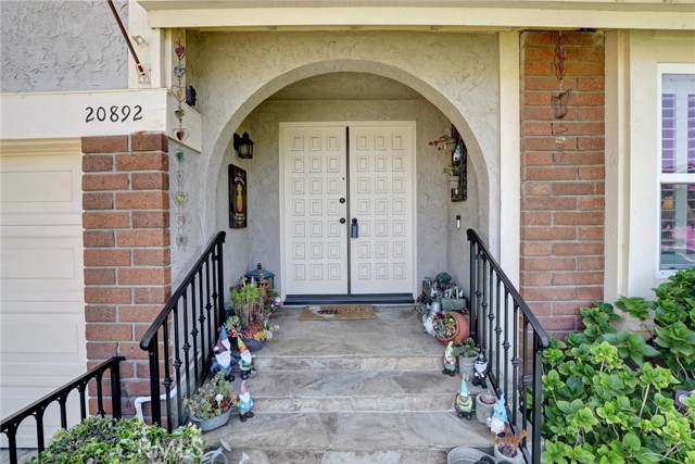 20892 Avenida Amapola