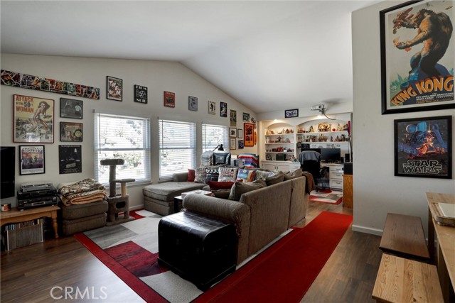 20892 Avenida Amapola