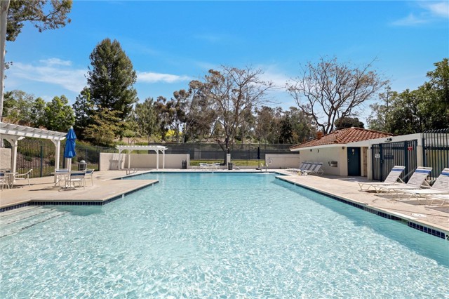 20892 Avenida Amapola