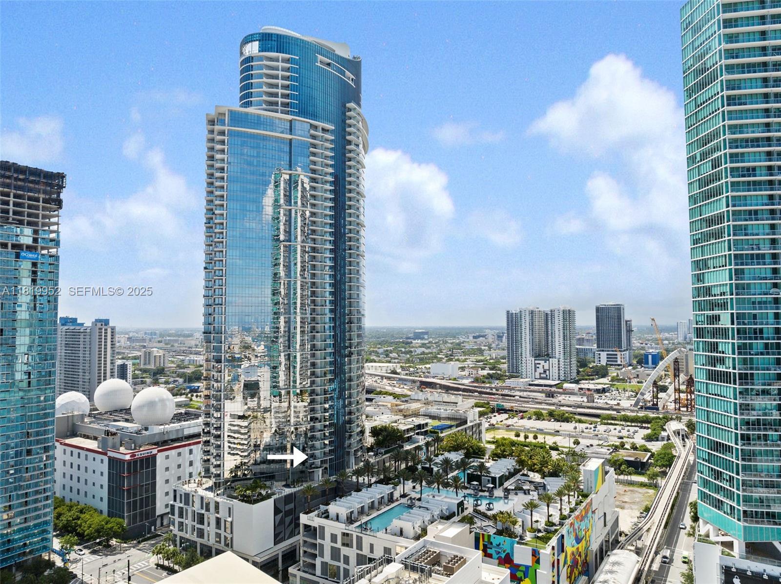 851 NE 1st Avenue 909