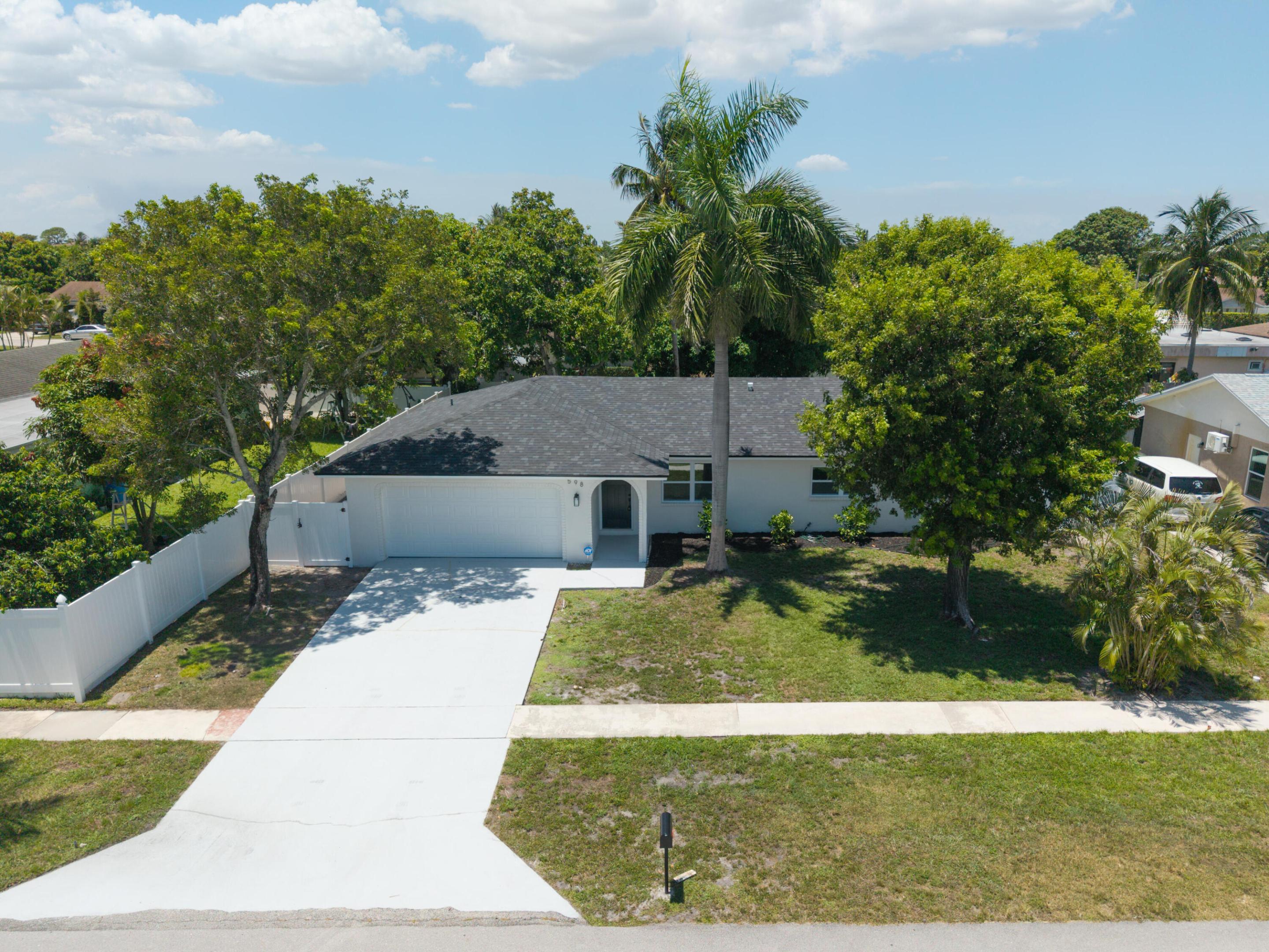 598 Coral Way