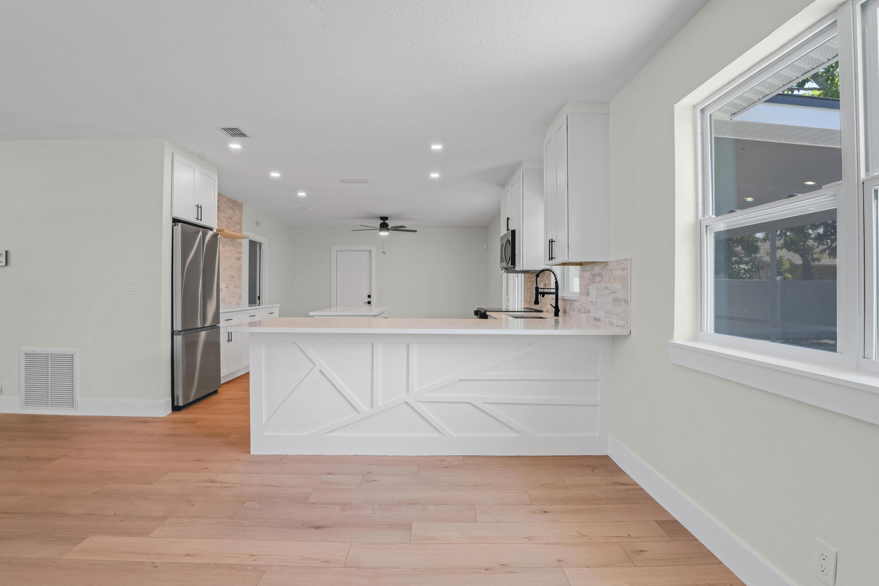 598 Coral Way