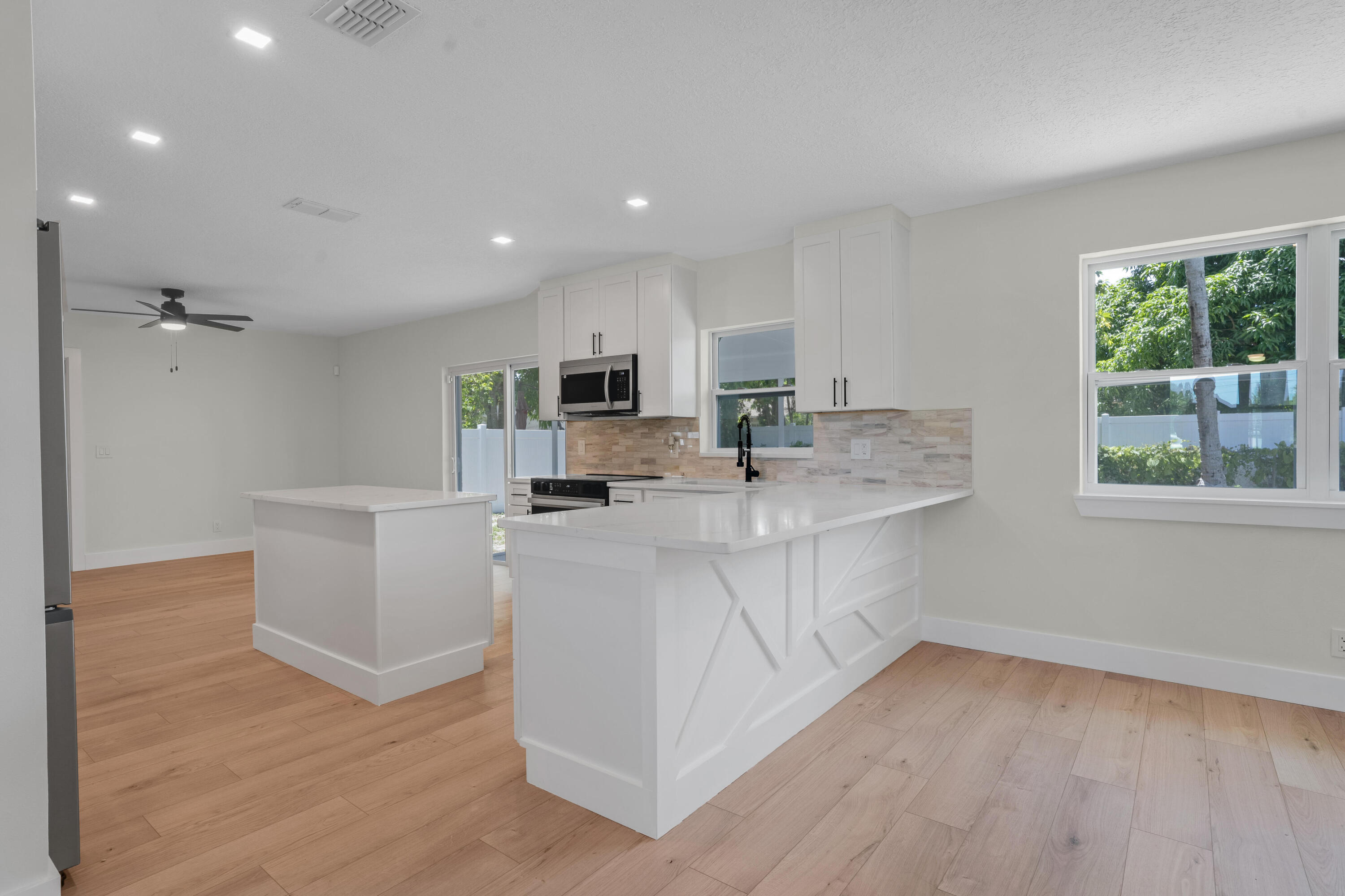 598 Coral Way
