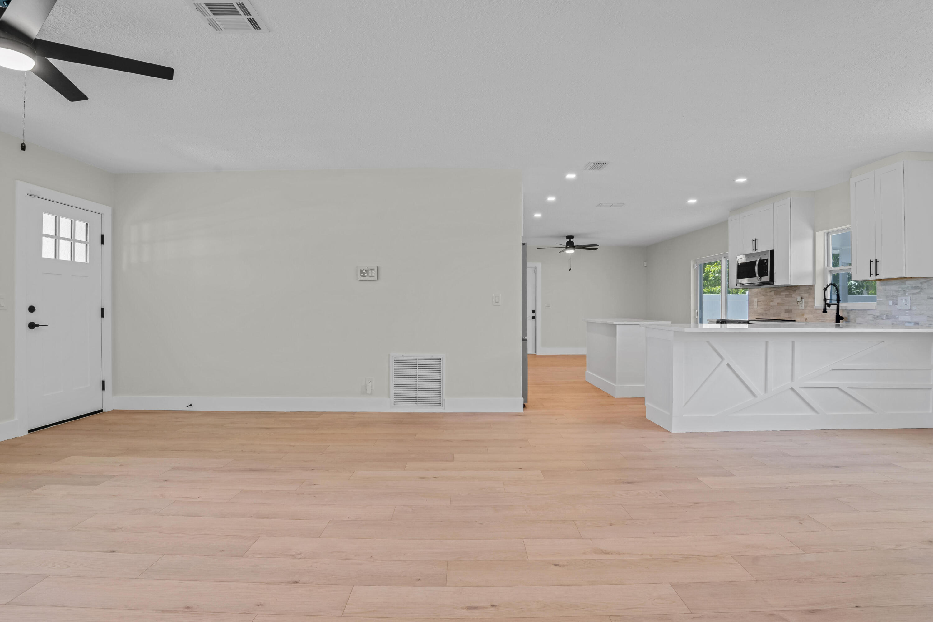 598 Coral Way