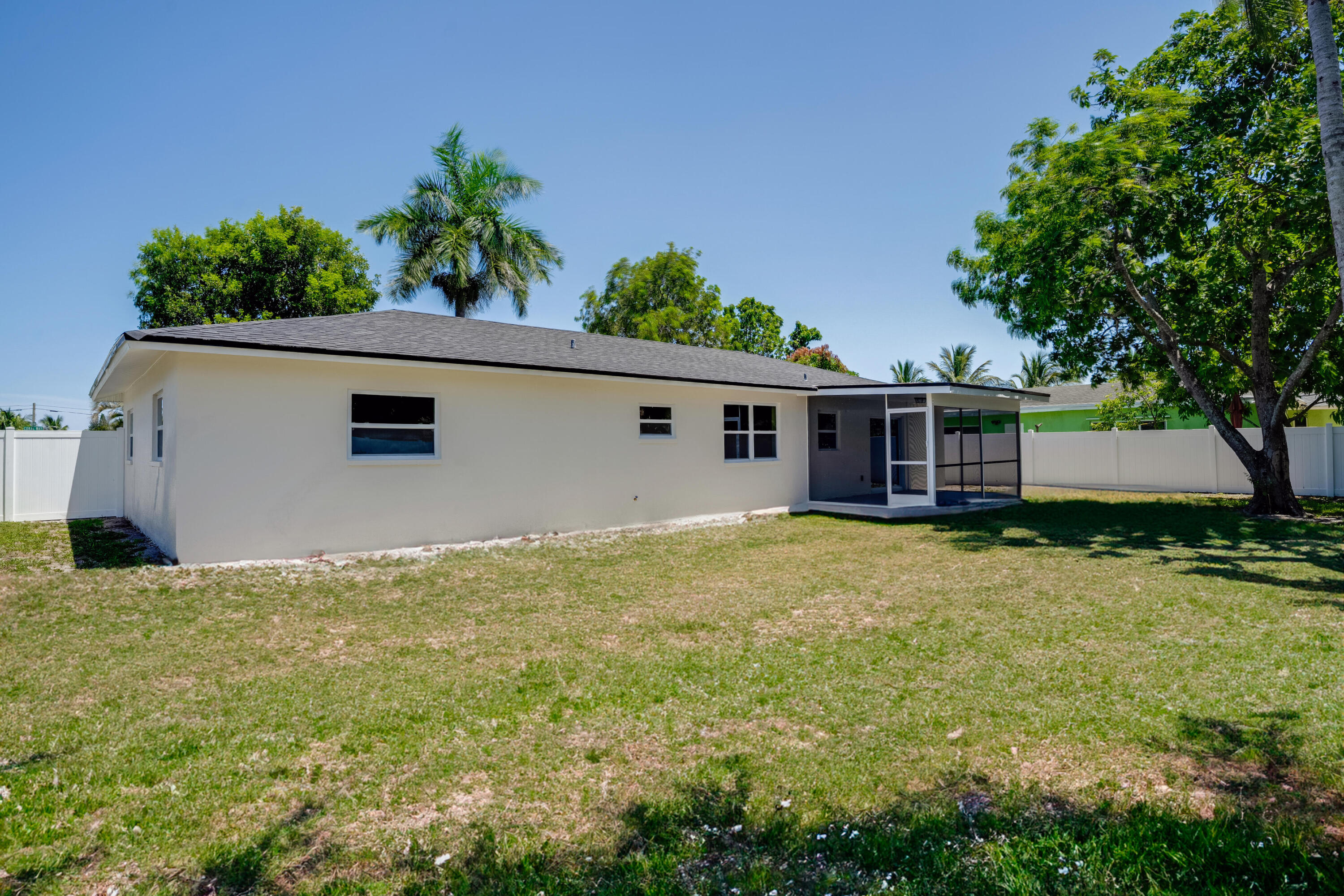 598 Coral Way