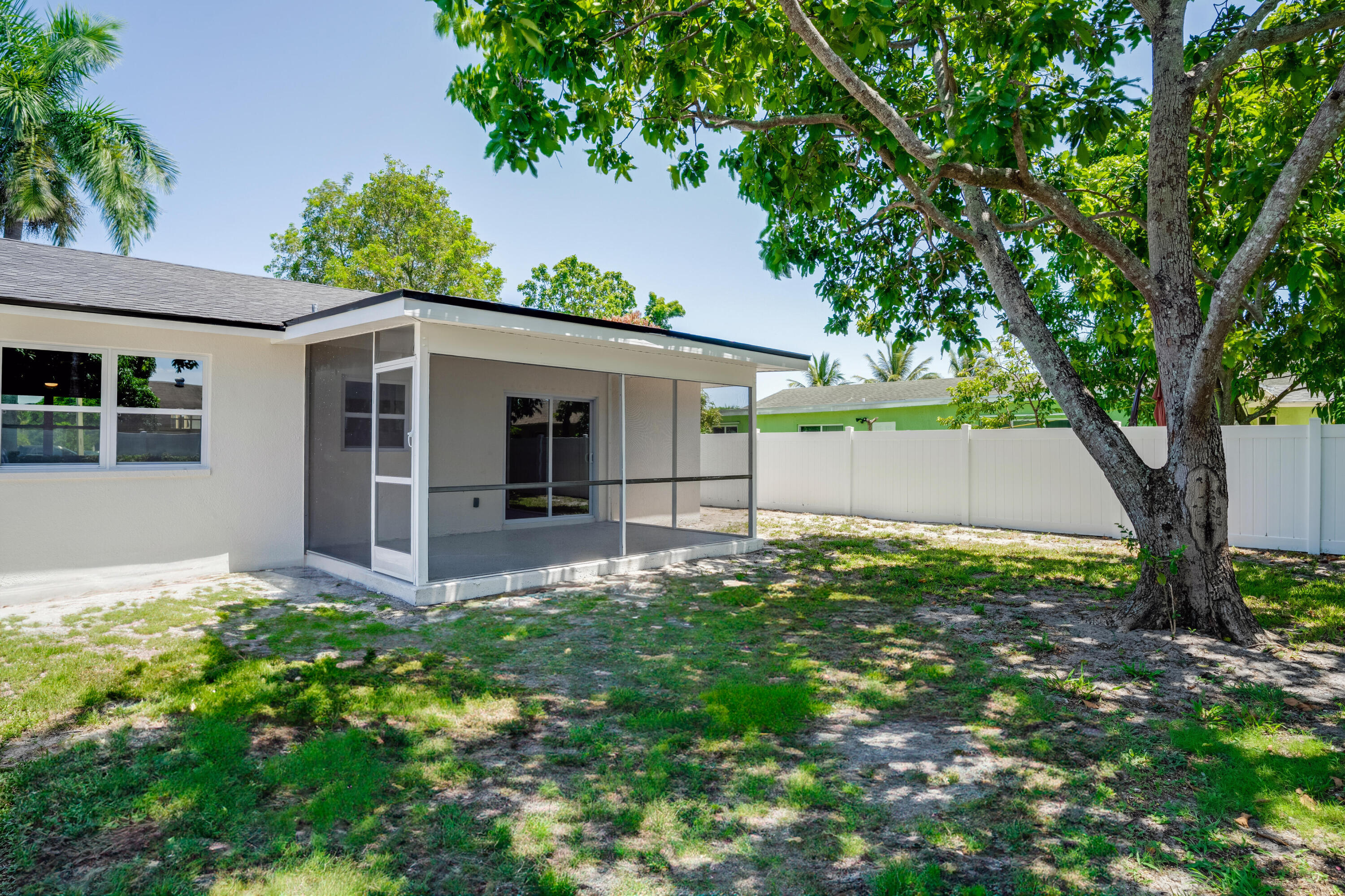 598 Coral Way
