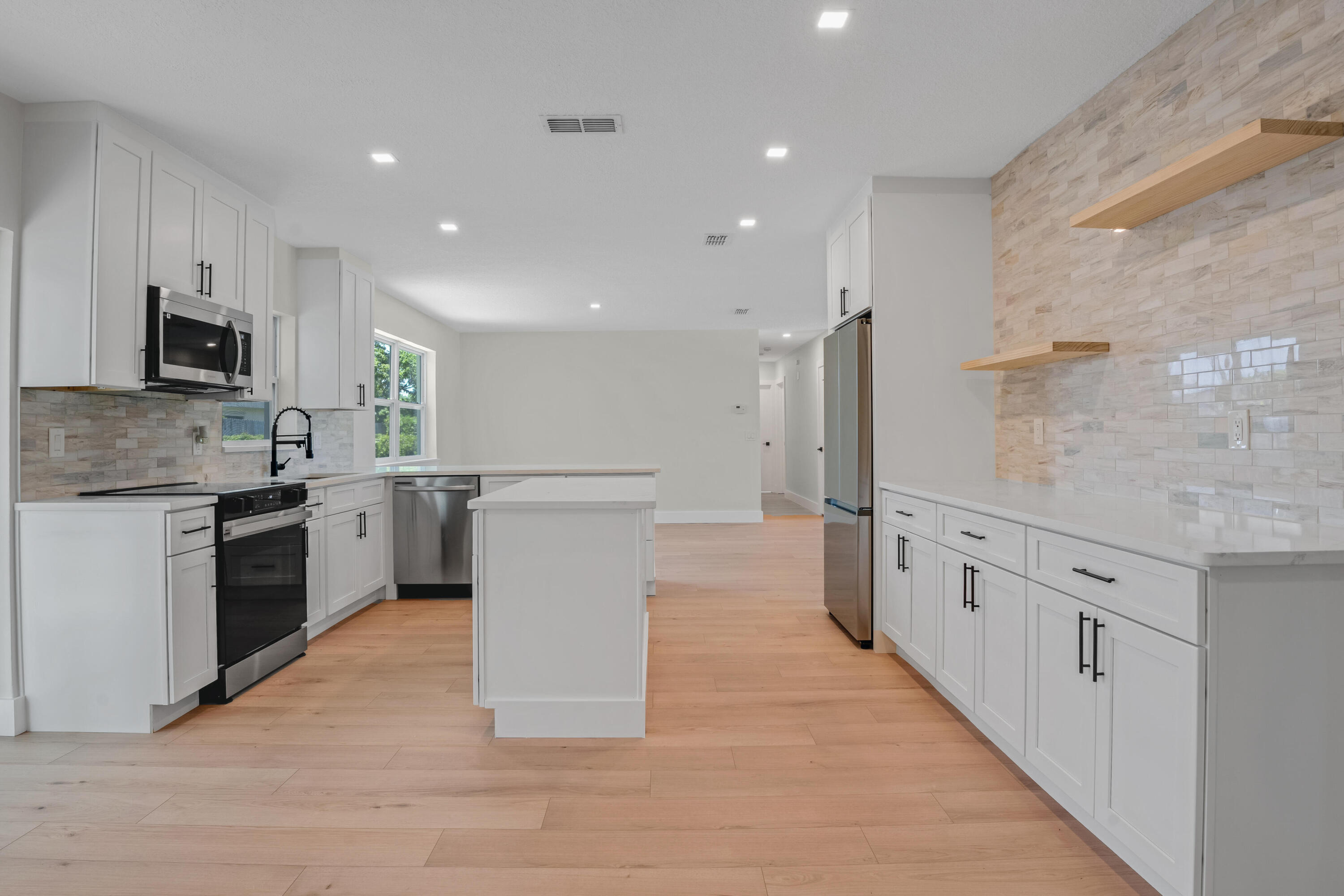 598 Coral Way
