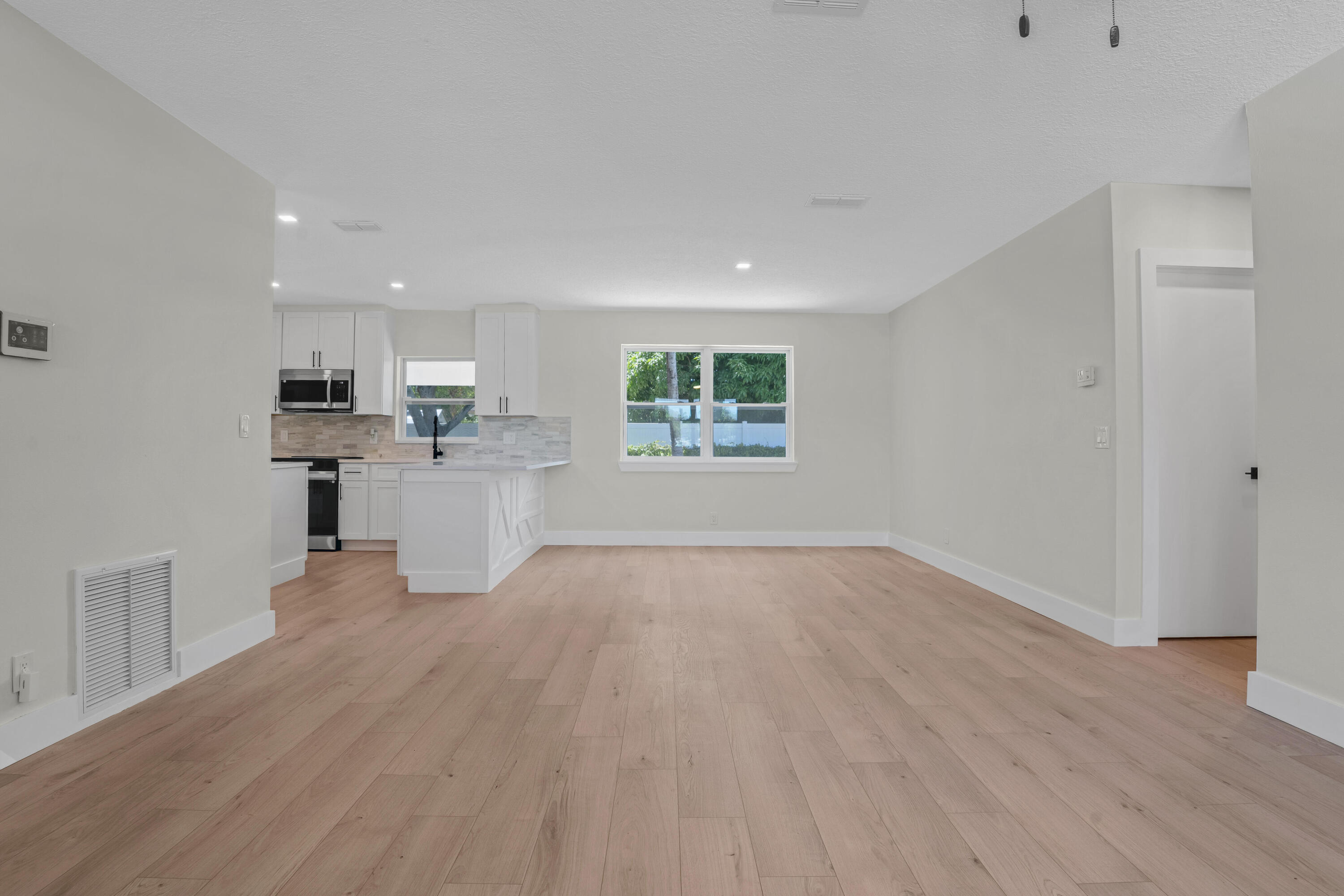 598 Coral Way