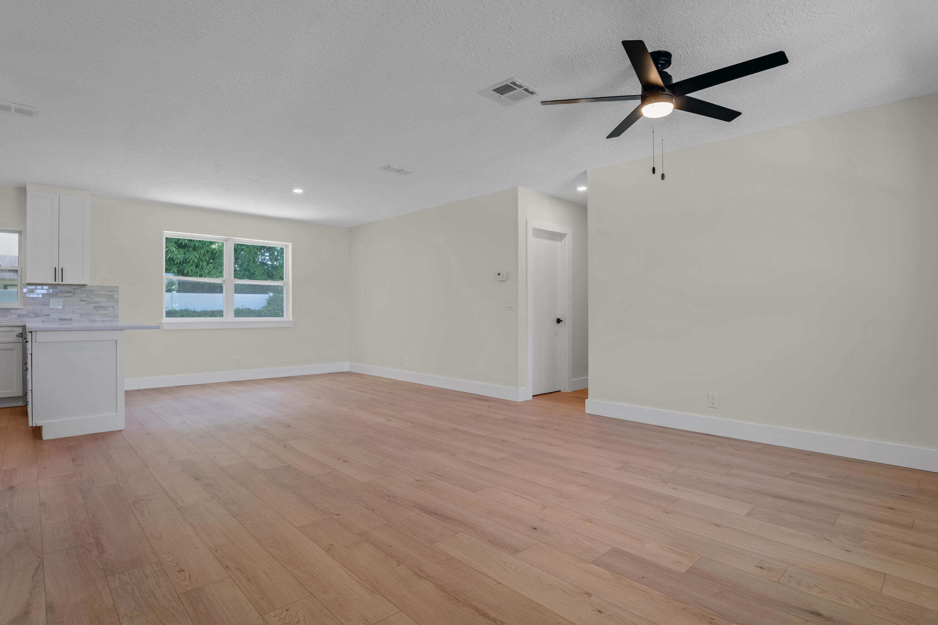 598 Coral Way