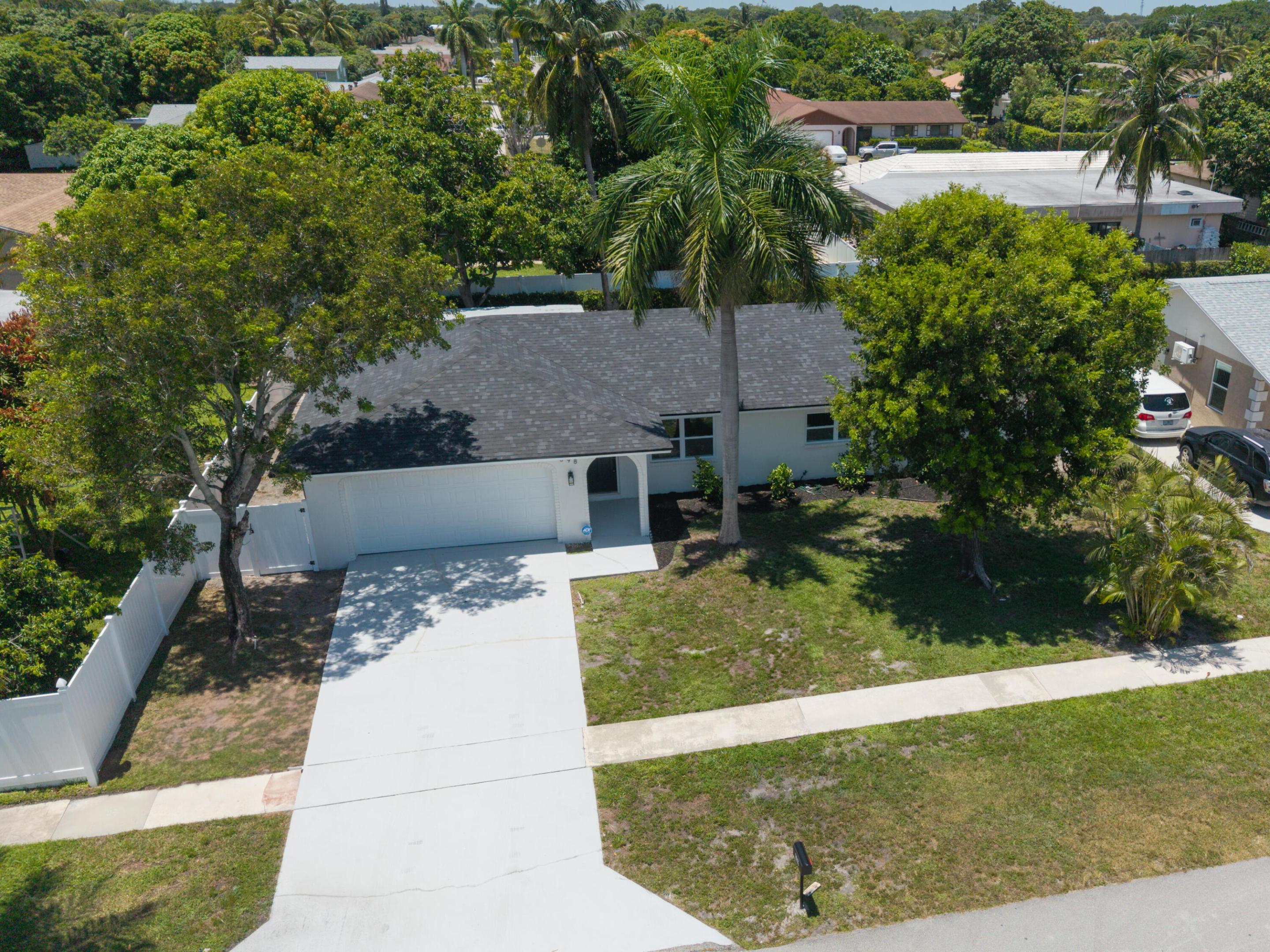 598 Coral Way