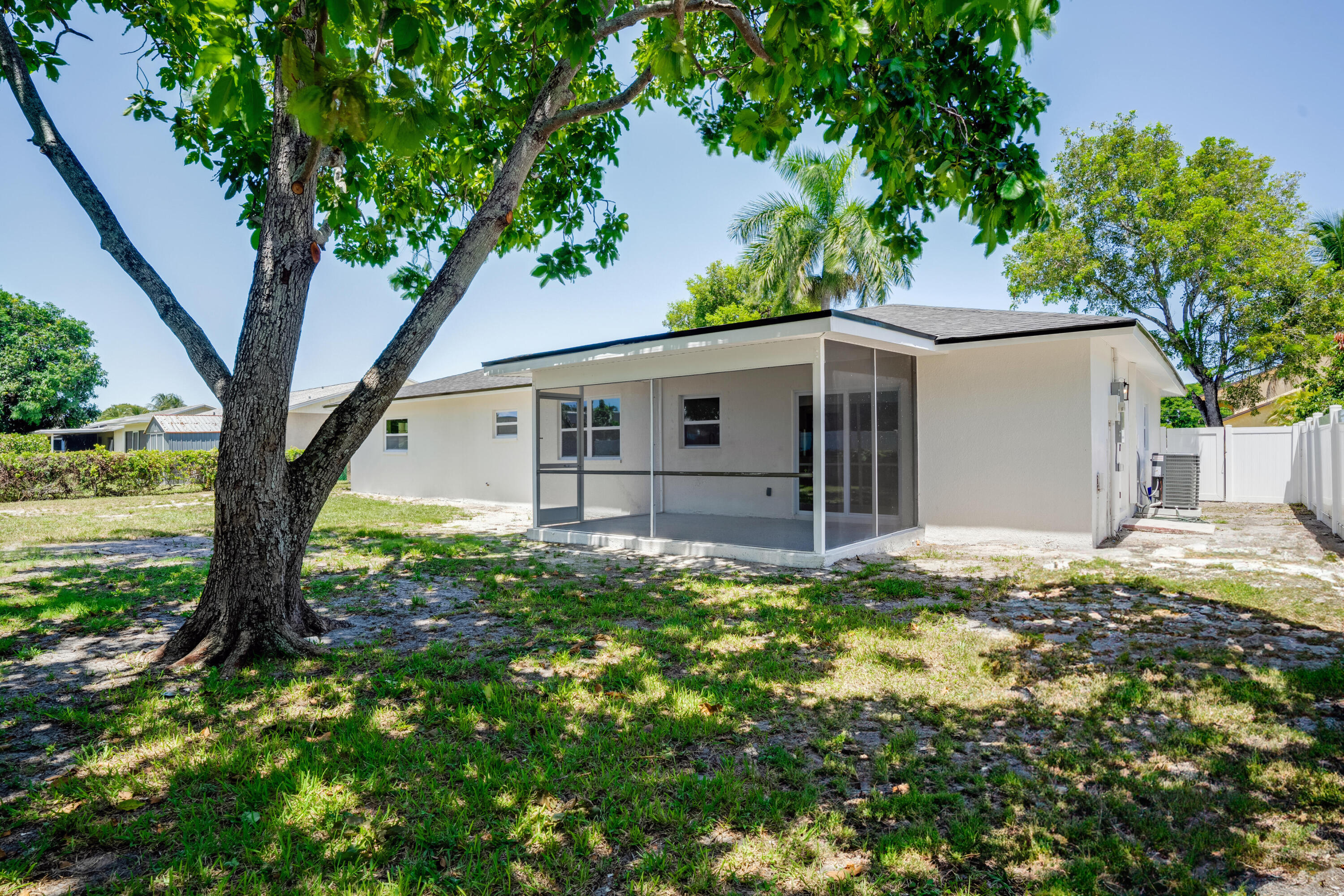598 Coral Way