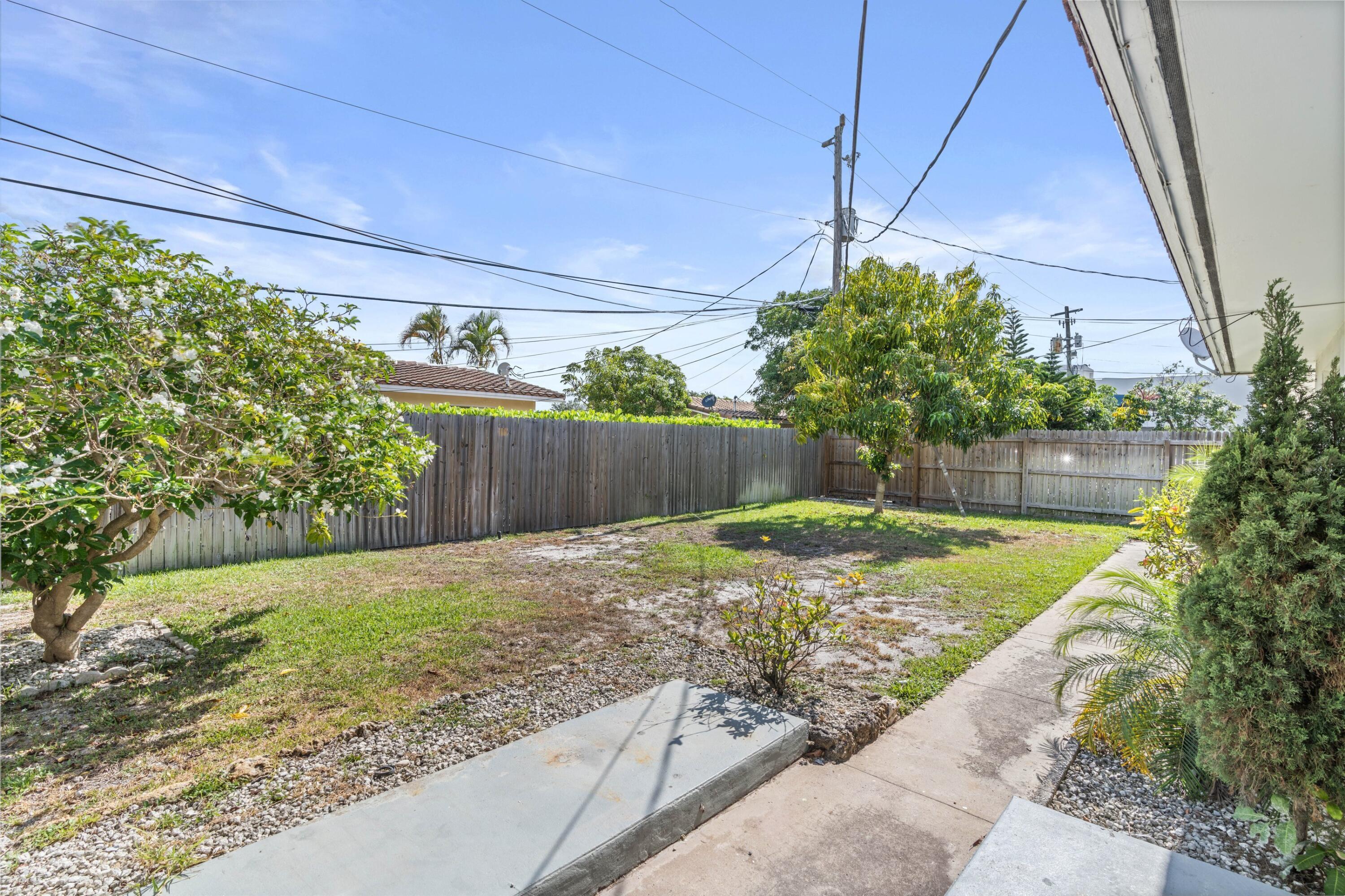 541 NE 44th Street C