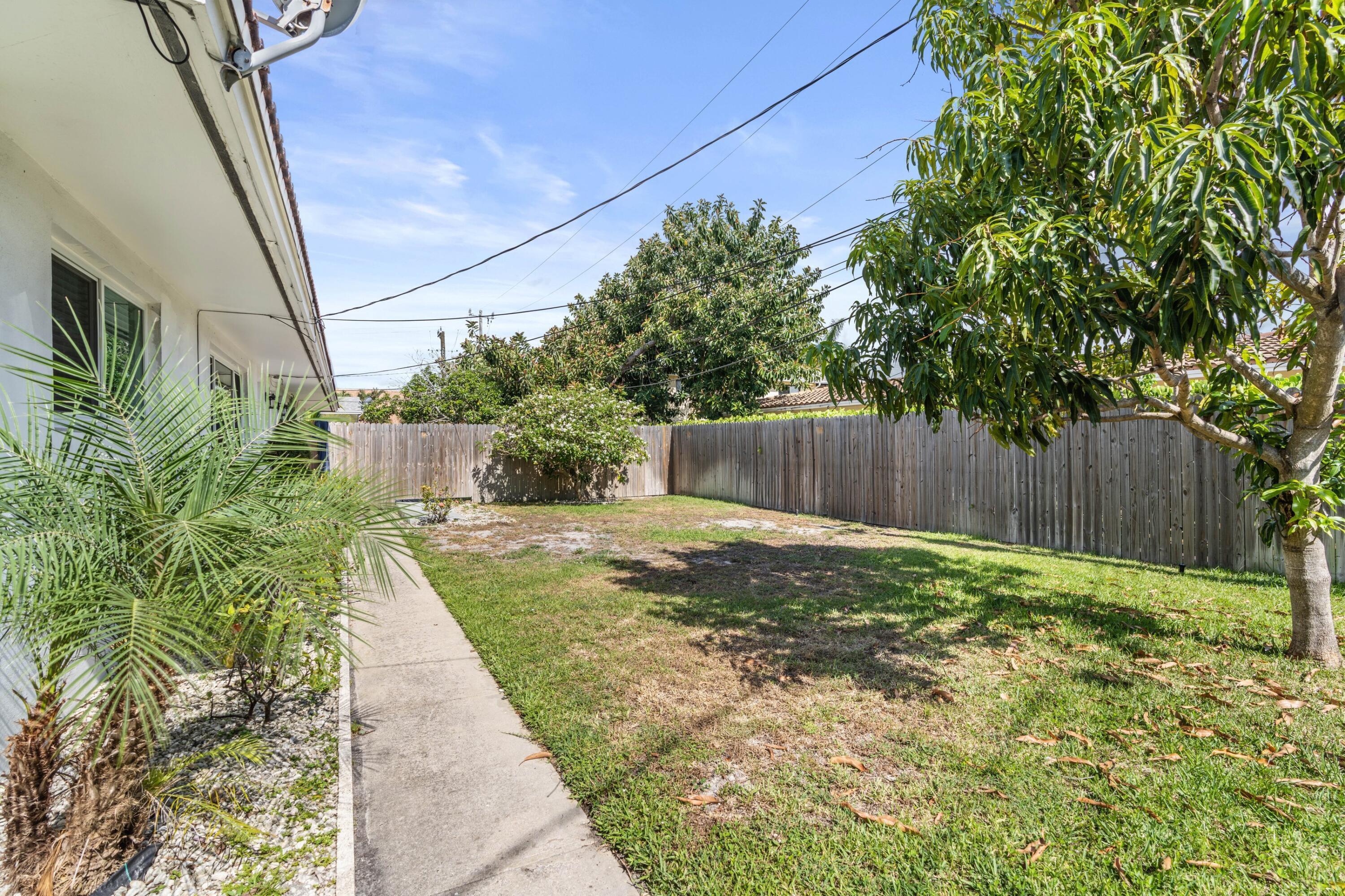 541 NE 44th Street C