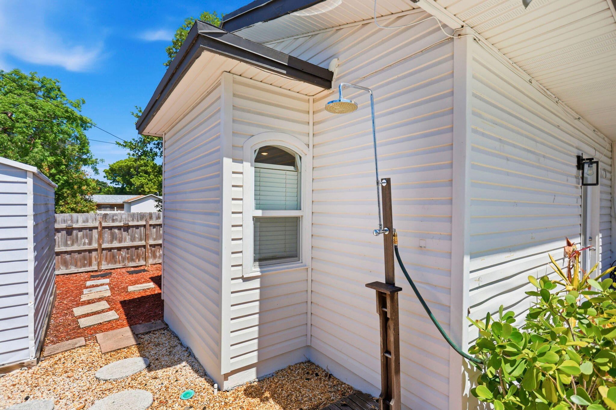 917 W Drew Street