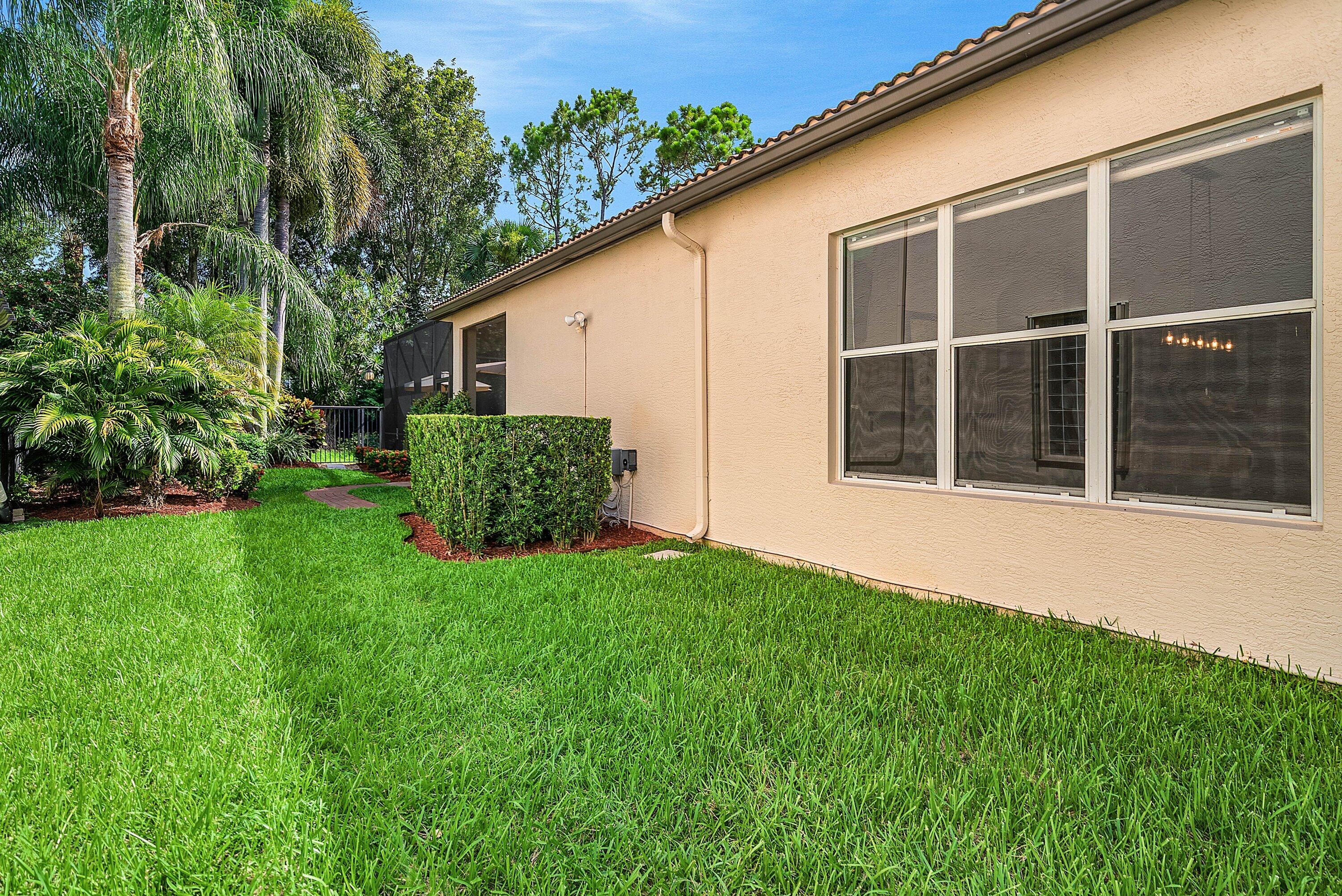 8564 BREEZY OAK Way