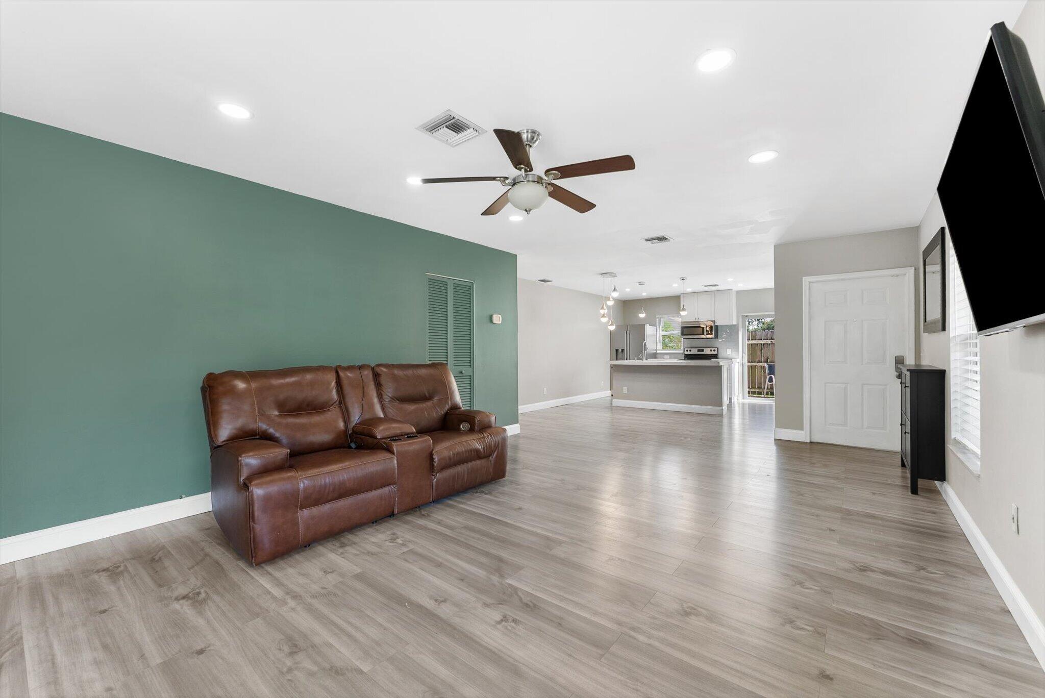 191 SE 1st Circle