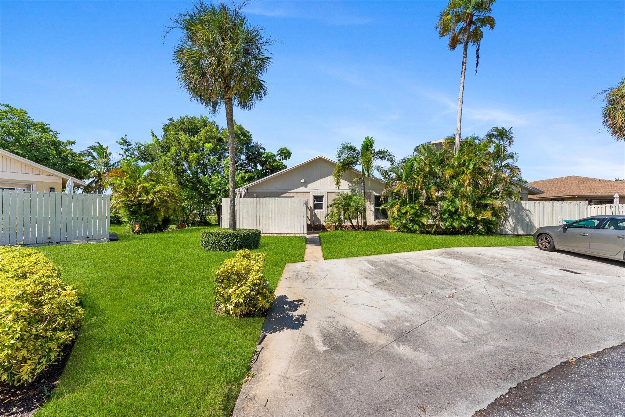191 SE 1st Circle