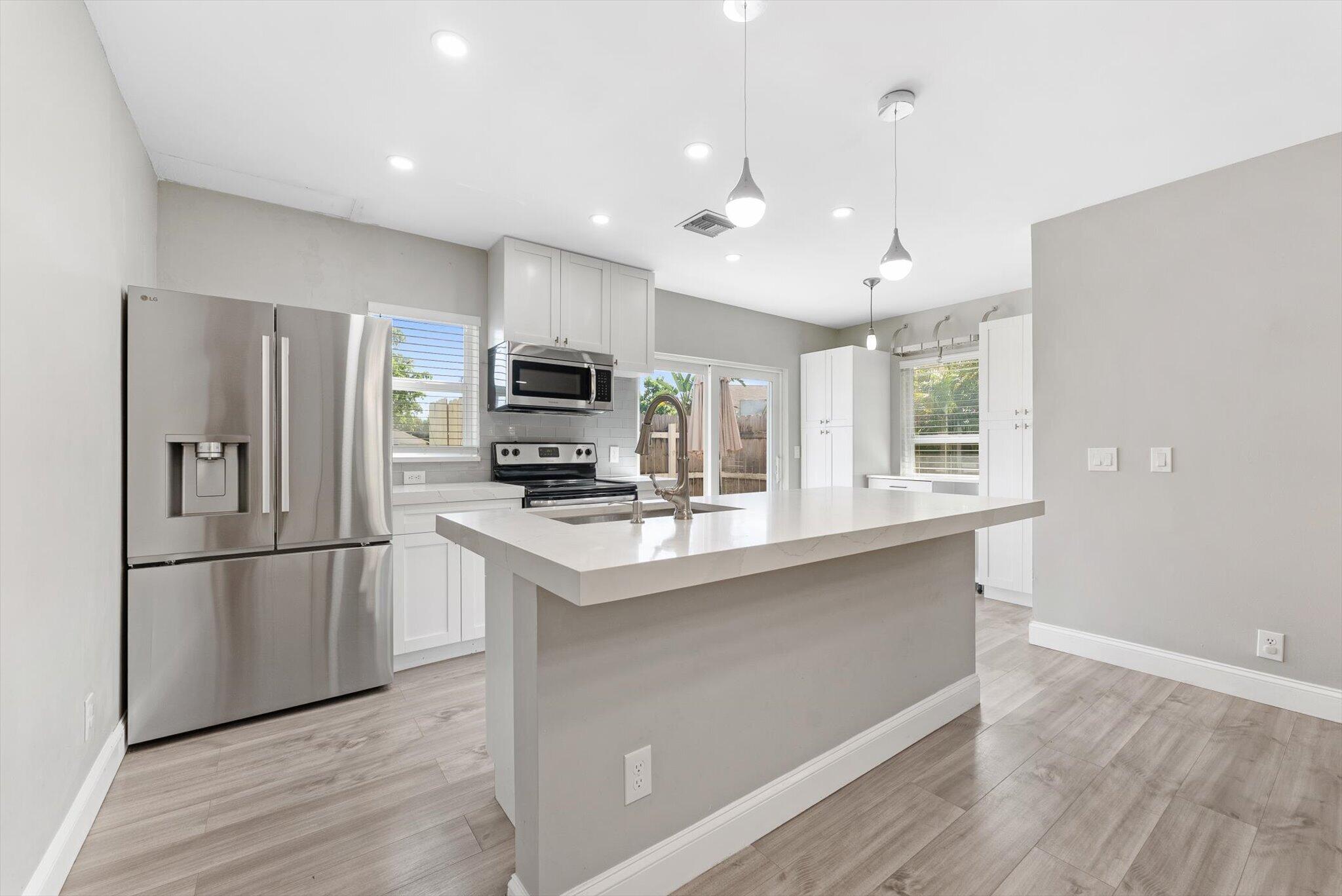 191 SE 1st Circle