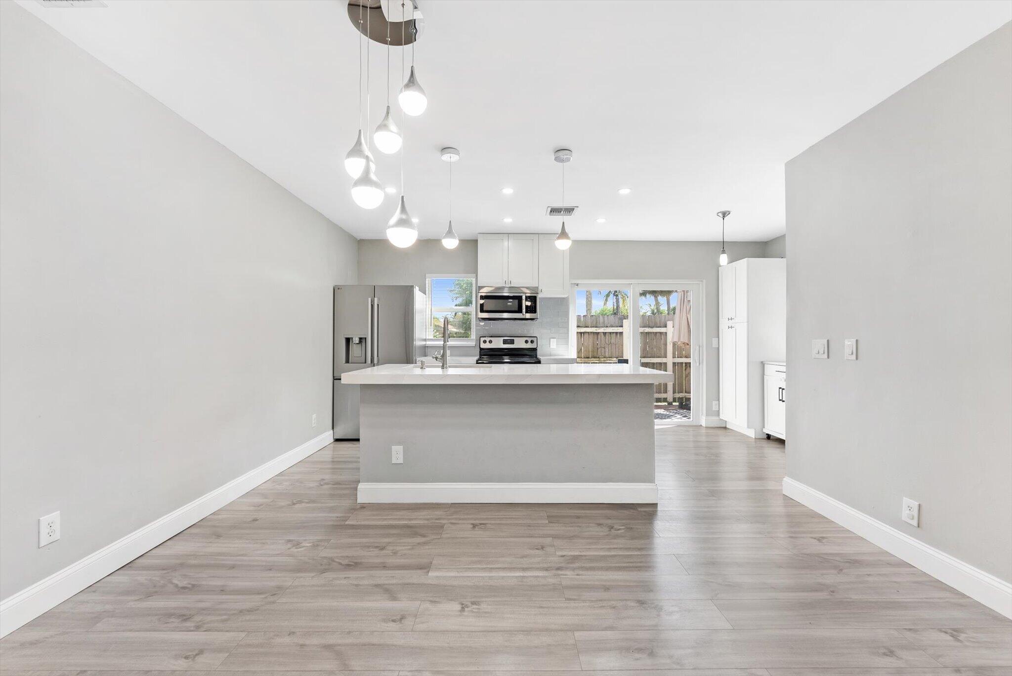 191 SE 1st Circle