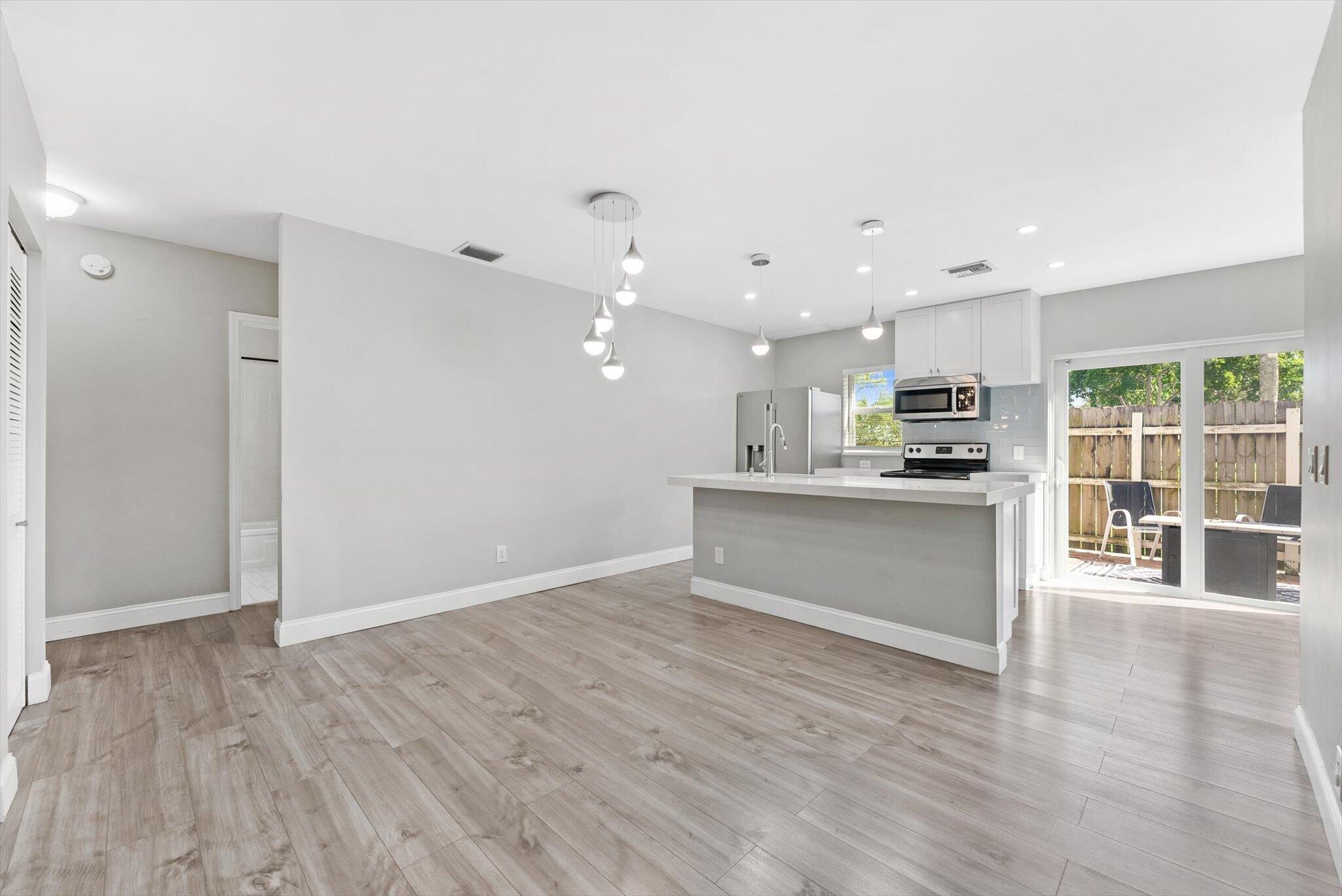 191 SE 1st Circle