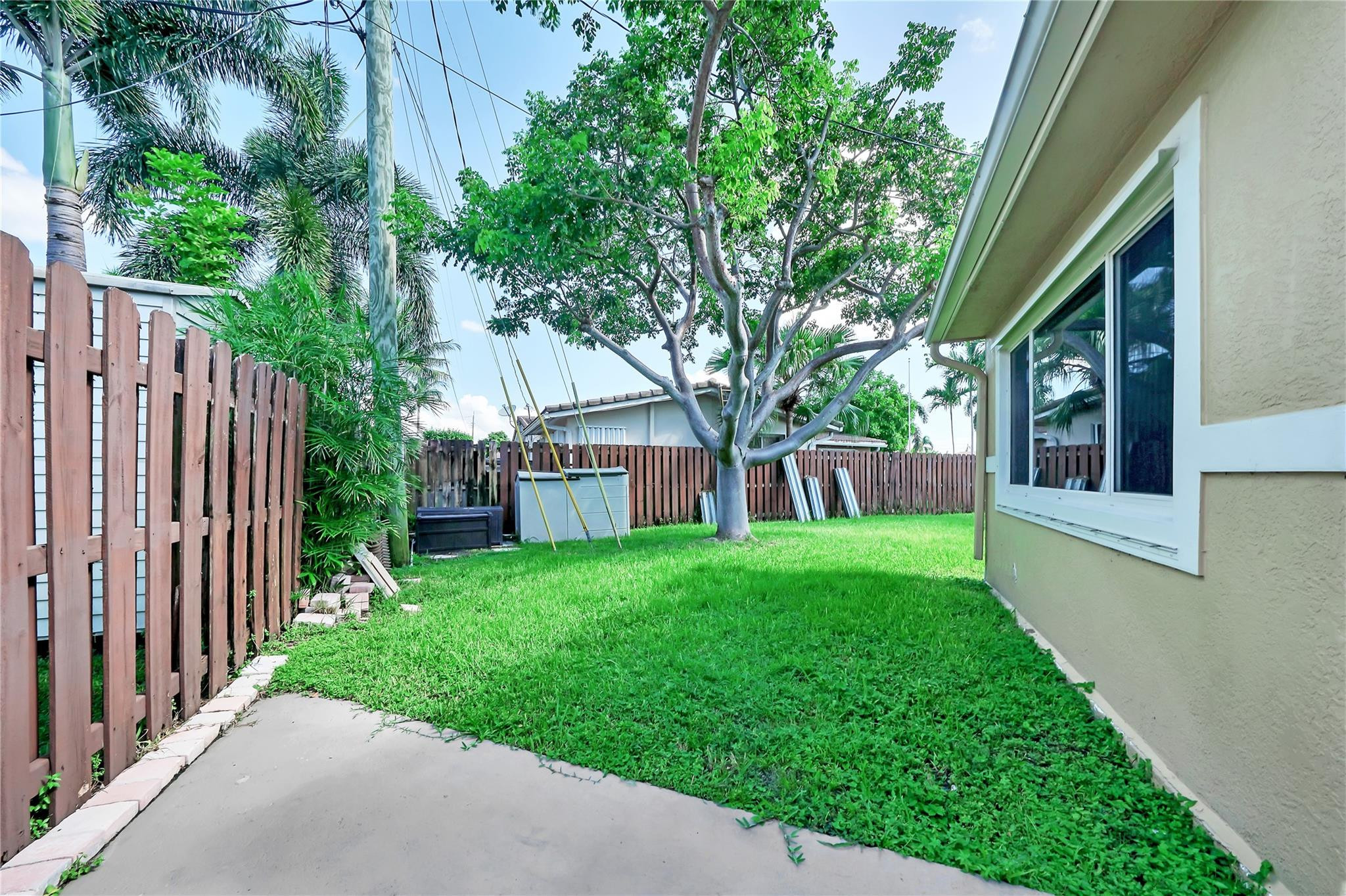 541 SE 4th St