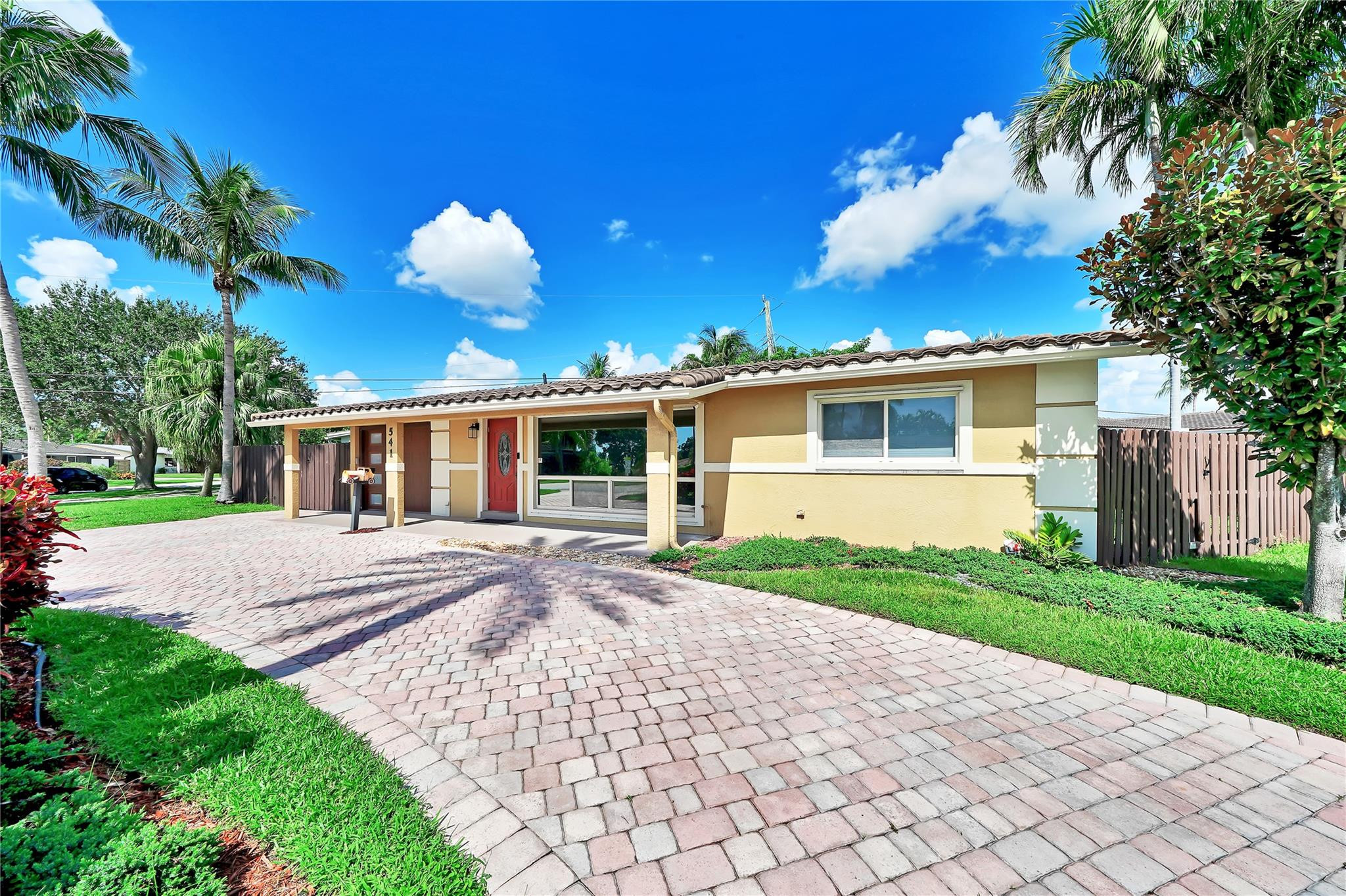 541 SE 4th St