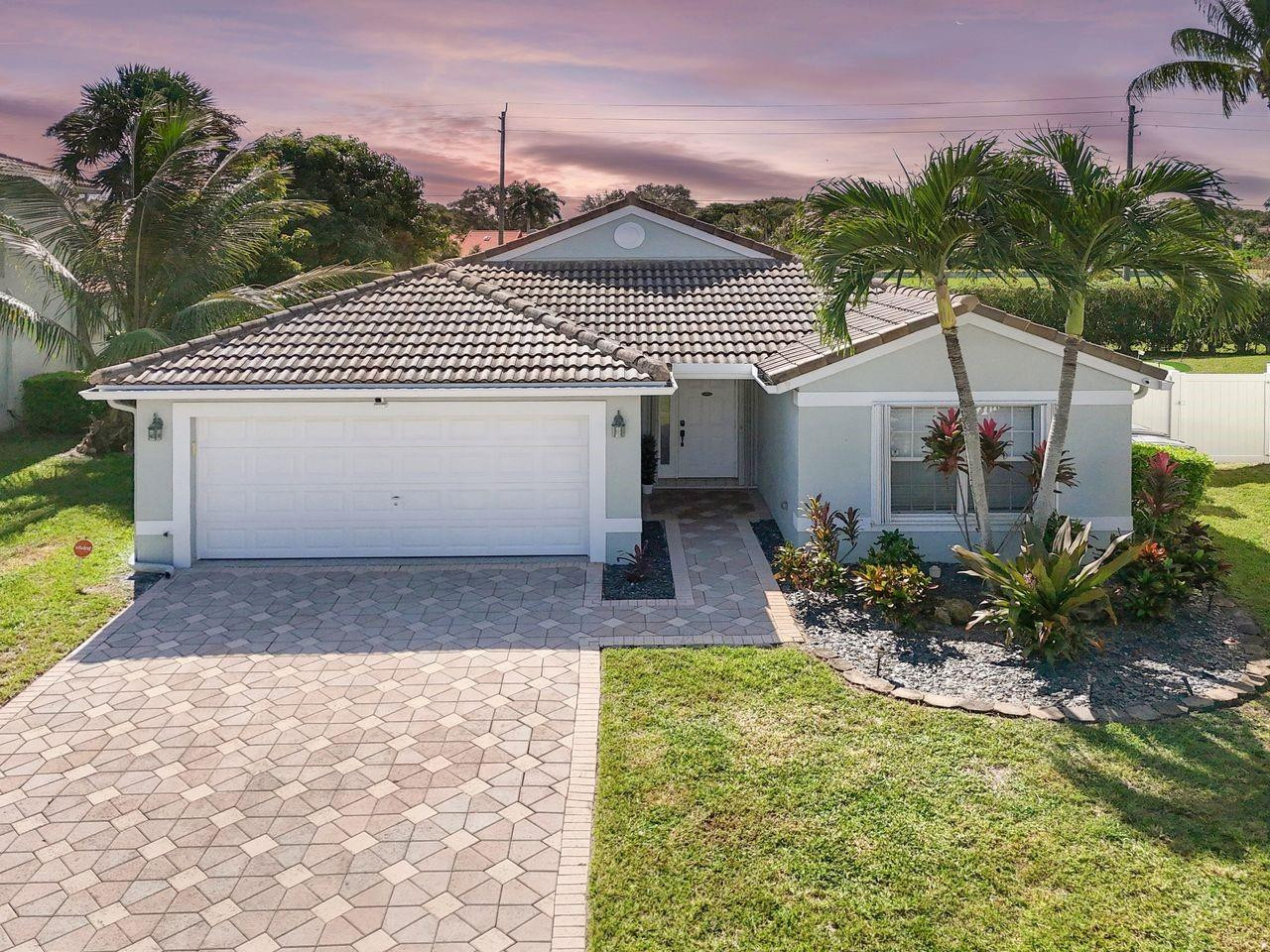 8260 PALM GATE DR
