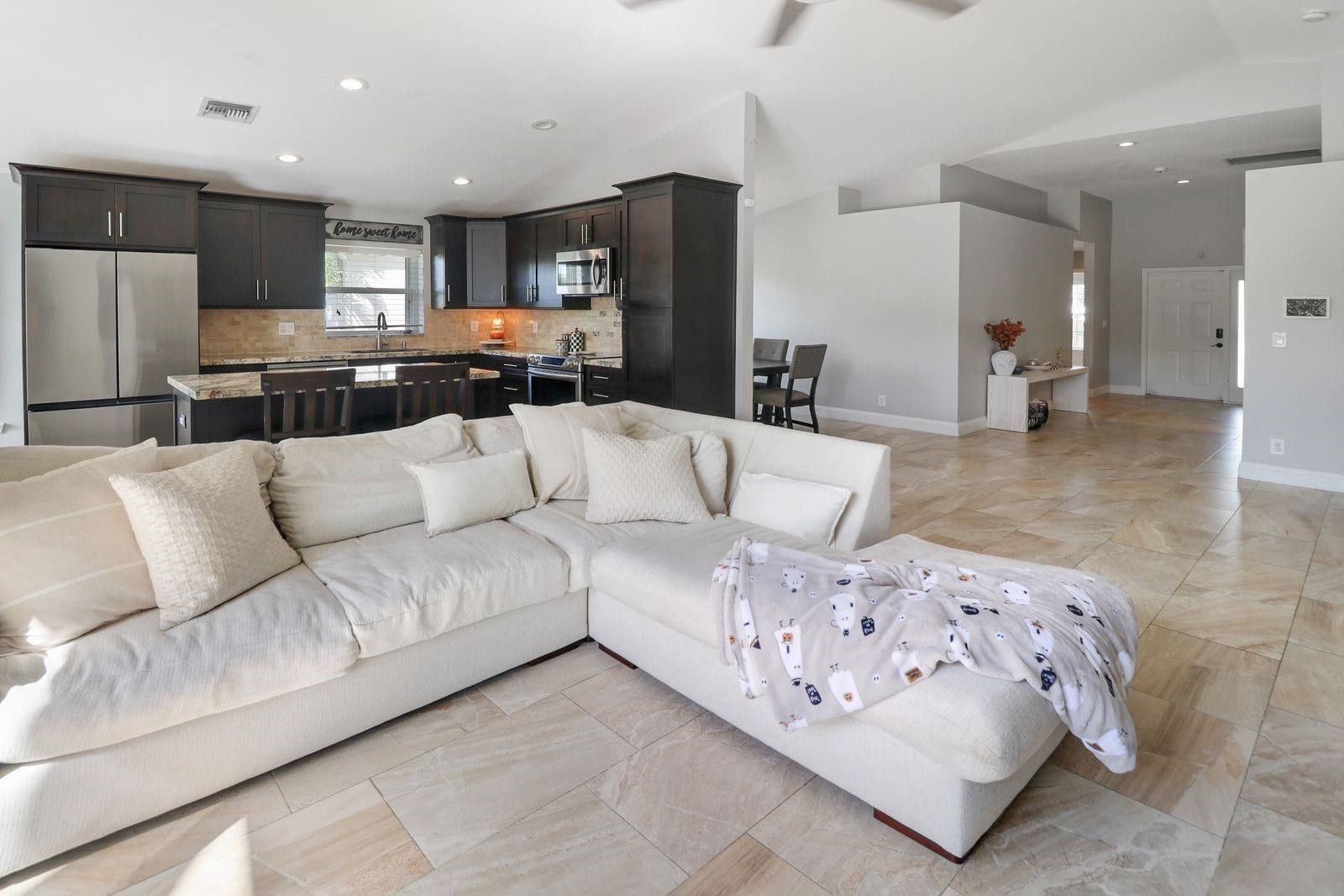 8260 PALM GATE DR