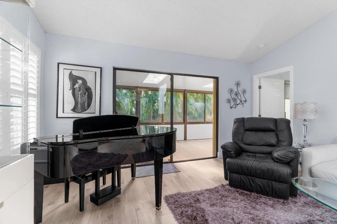 10964 Stafford Circle S