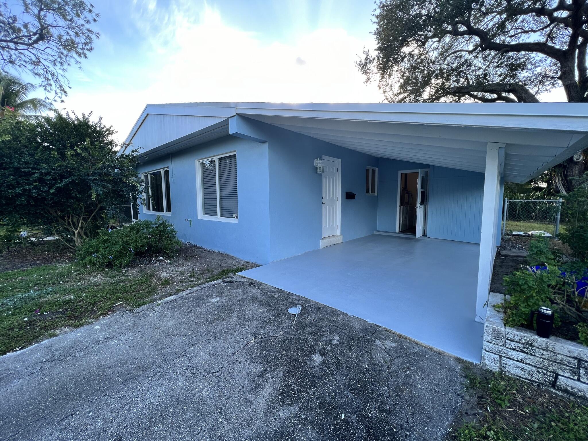 499 NW 14th Avenue