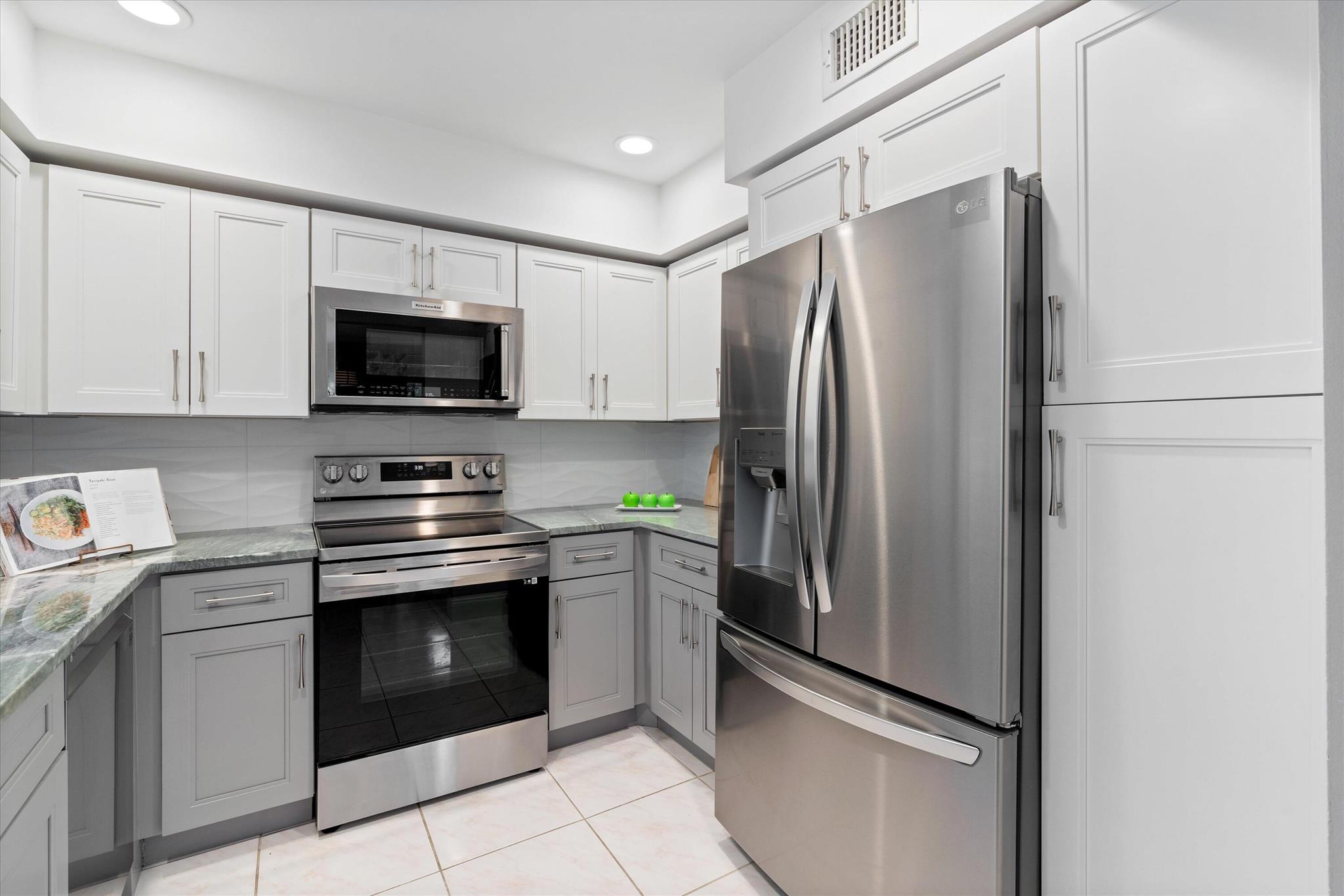 1220 Homewood Boulevard 202-B