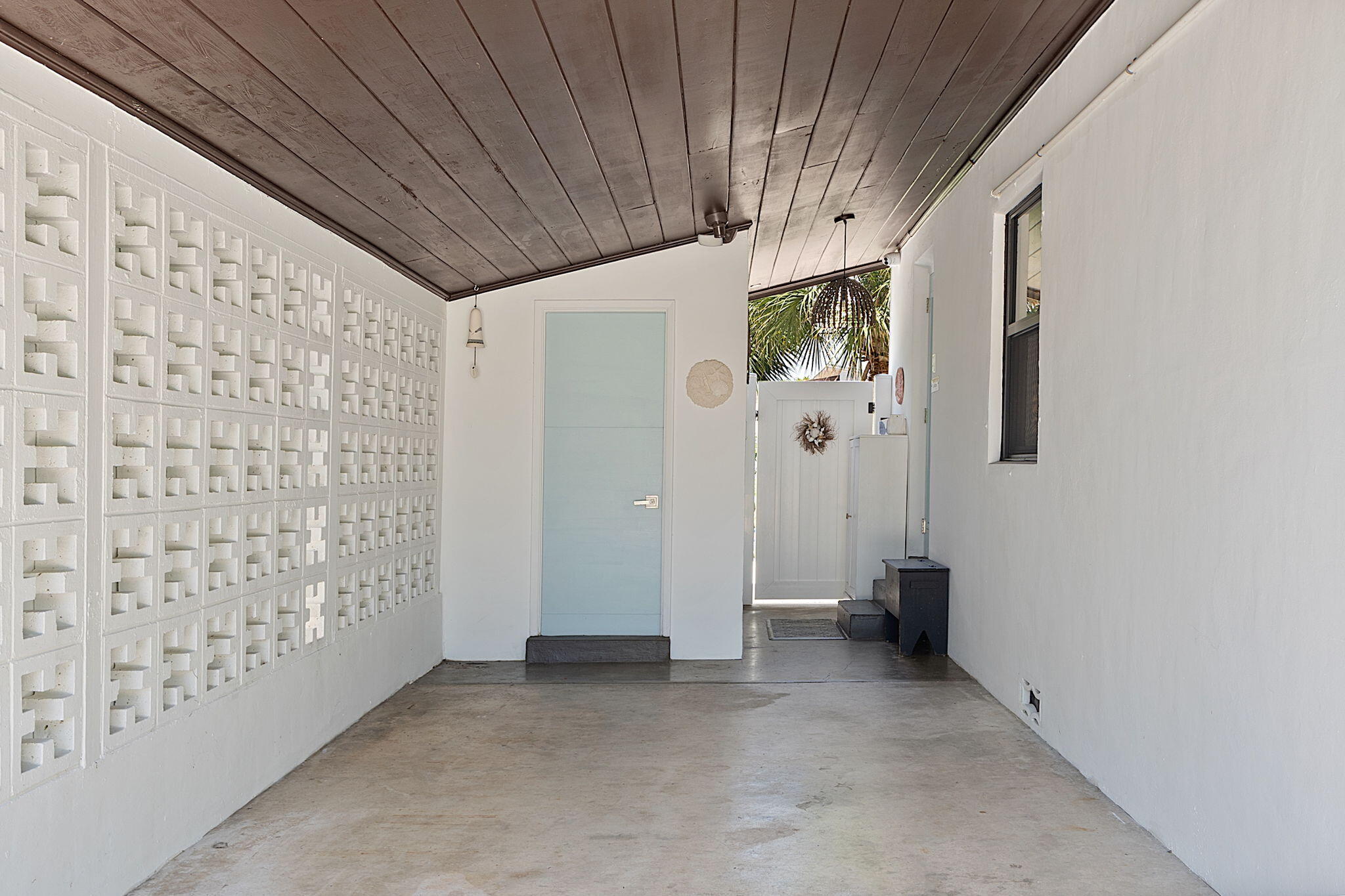 249 NE 9th Street