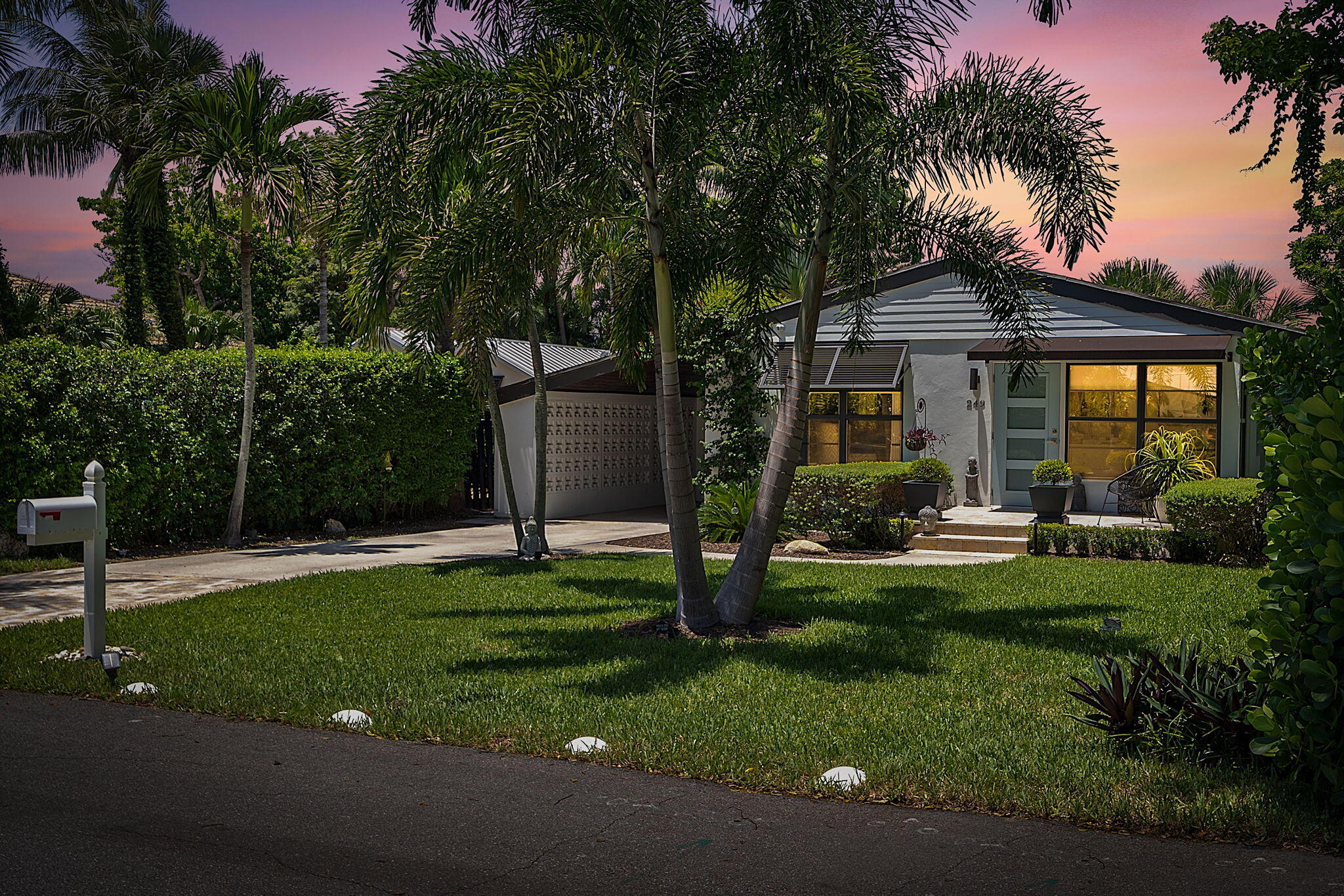 249 NE 9th Street