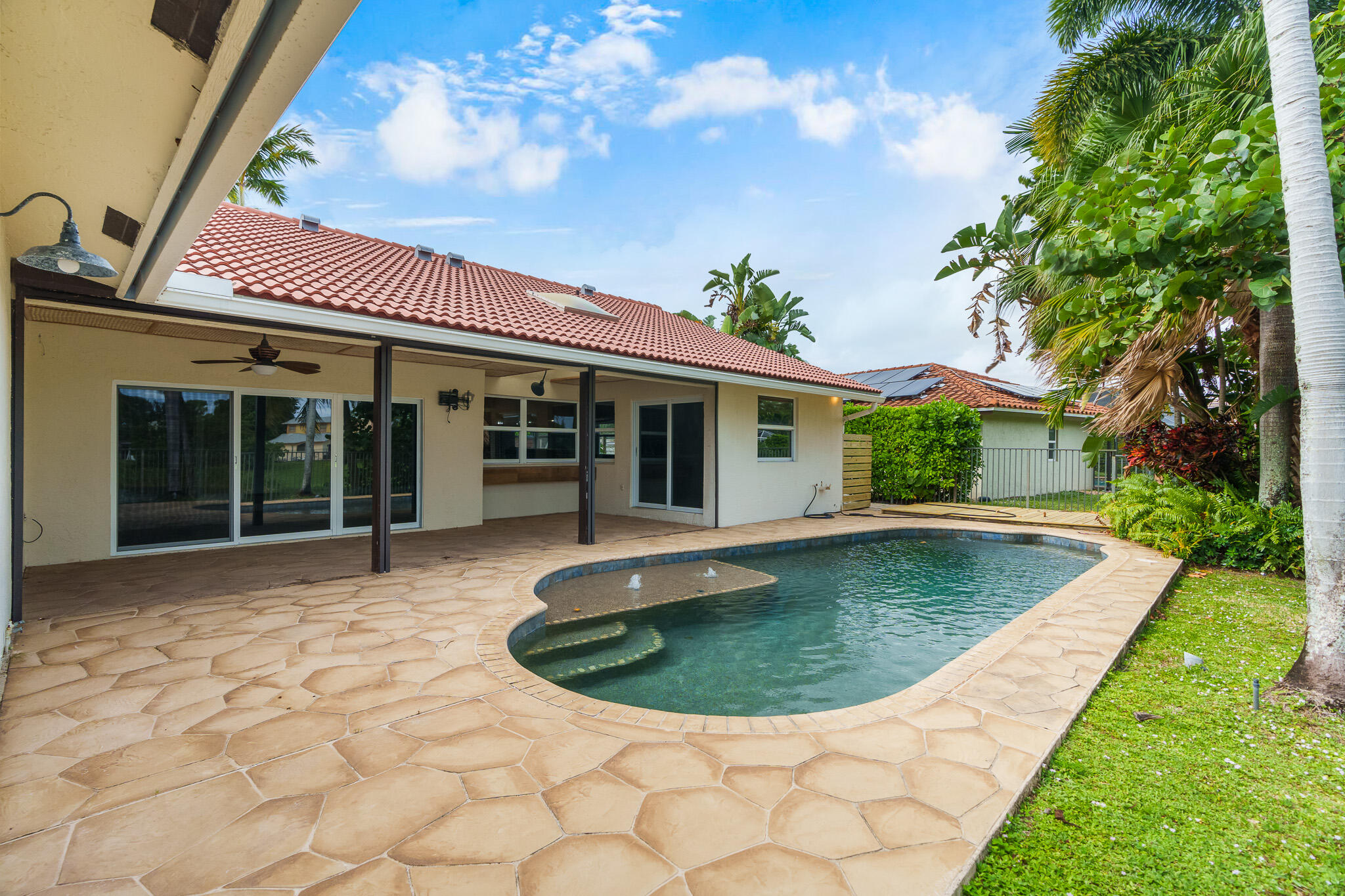 4195 NW 7th Court