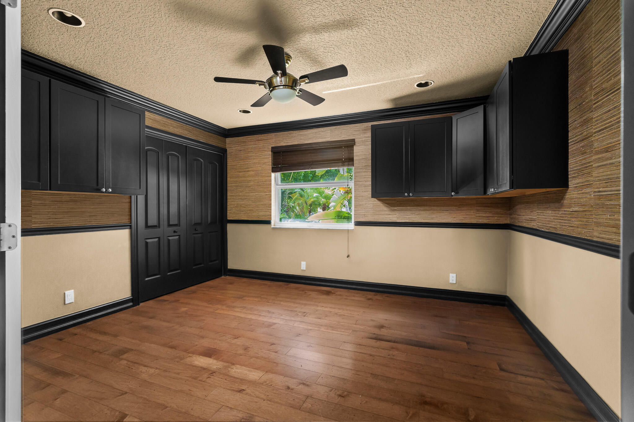 4195 NW 7th Court