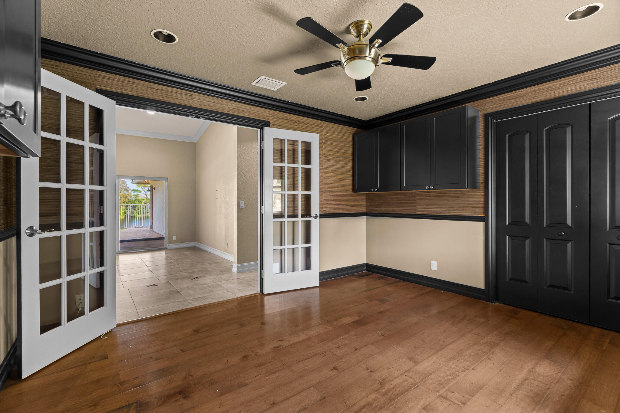4195 NW 7th Court