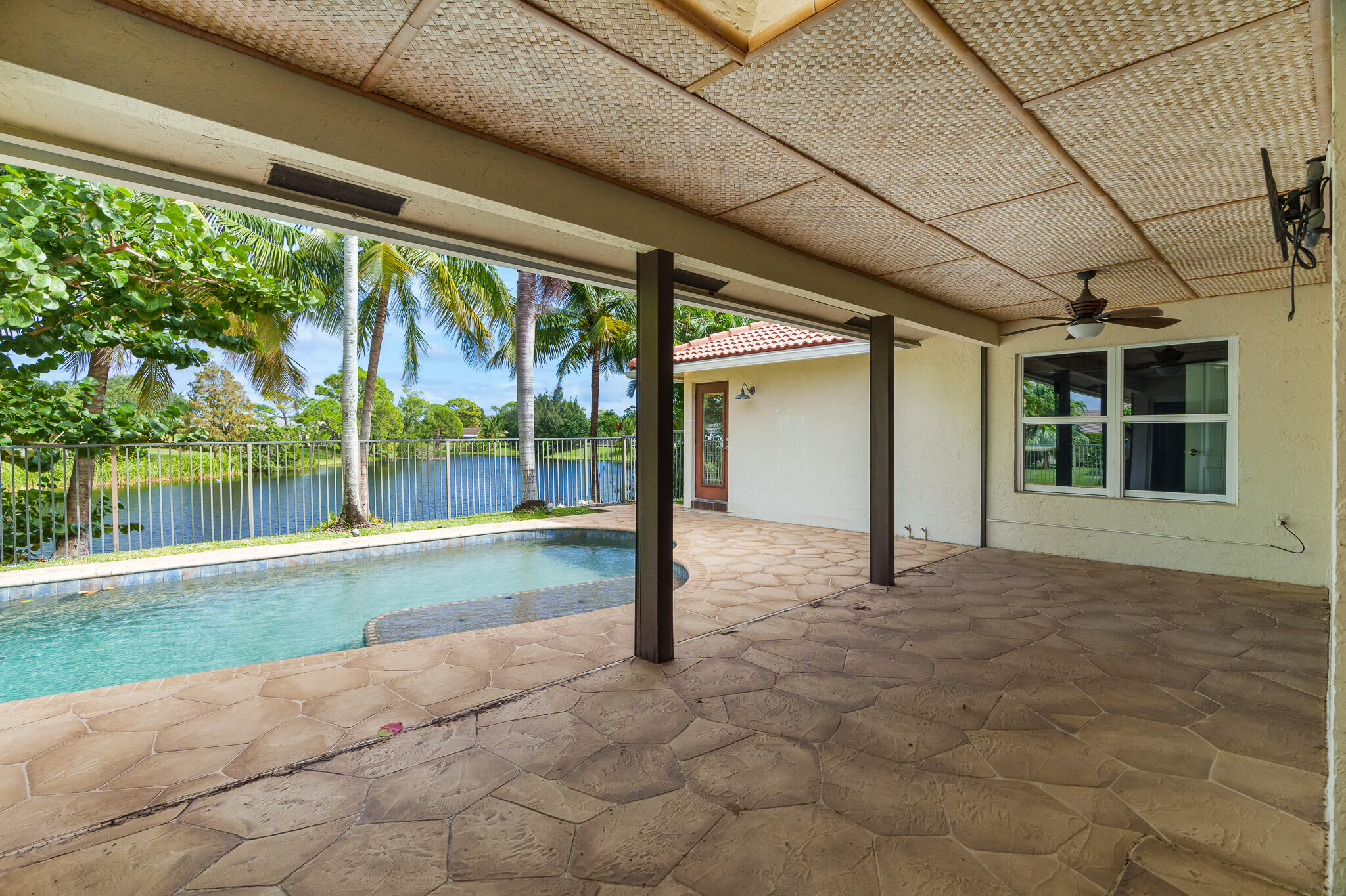 4195 NW 7th Court
