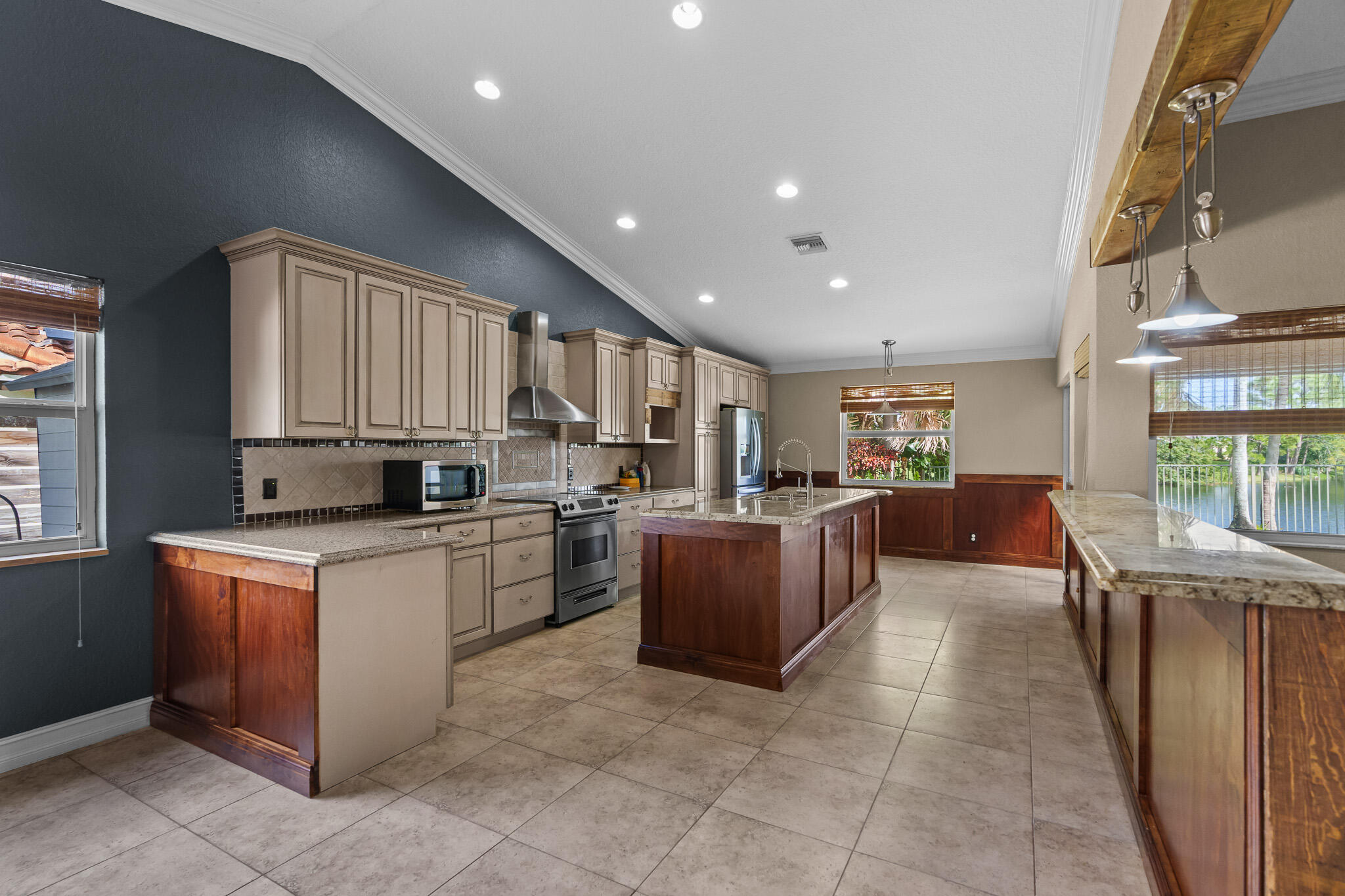 4195 NW 7th Court