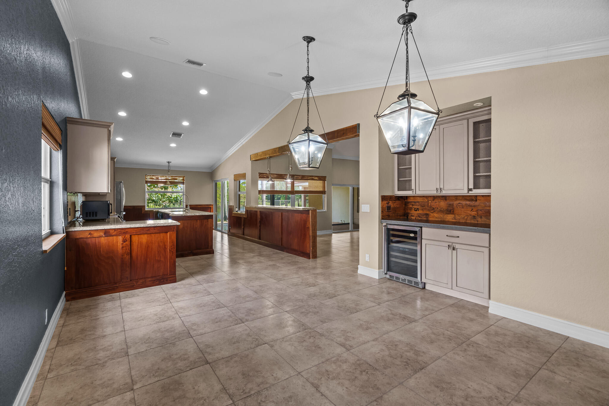 4195 NW 7th Court