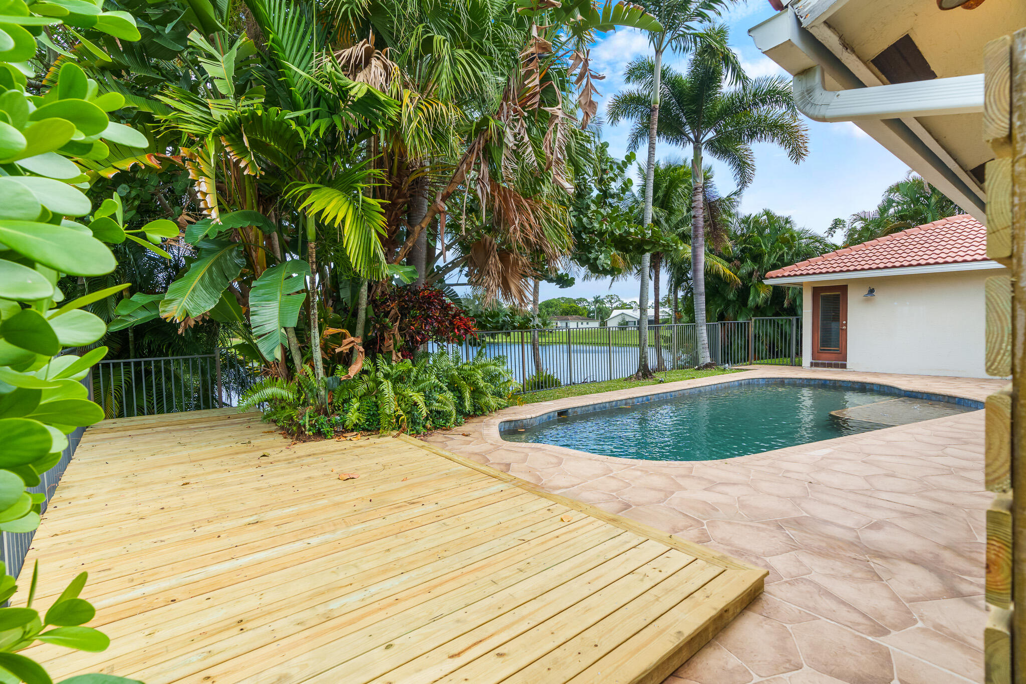 4195 NW 7th Court