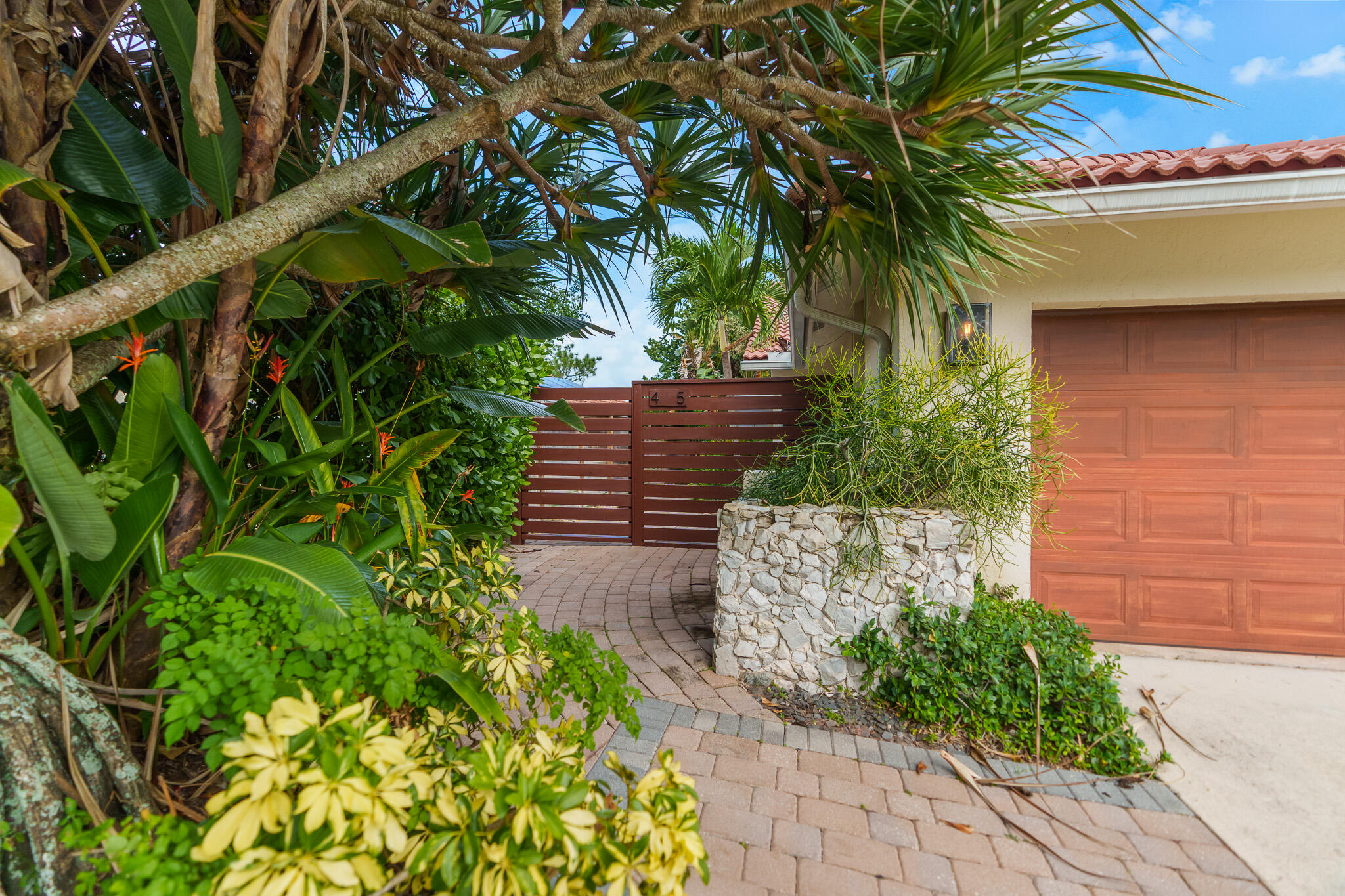 4195 NW 7th Court