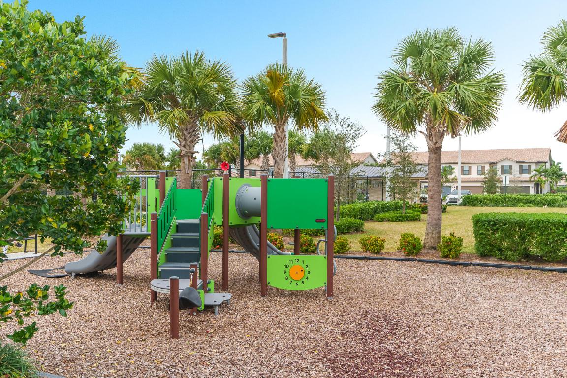 8202 Cadre Noir Road