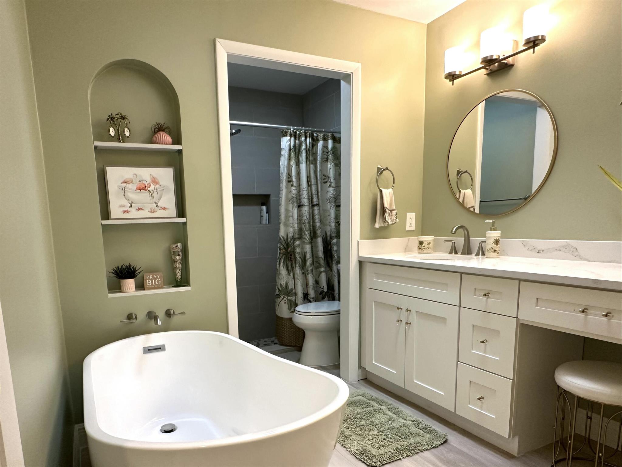 6070 Bay Isles Drive